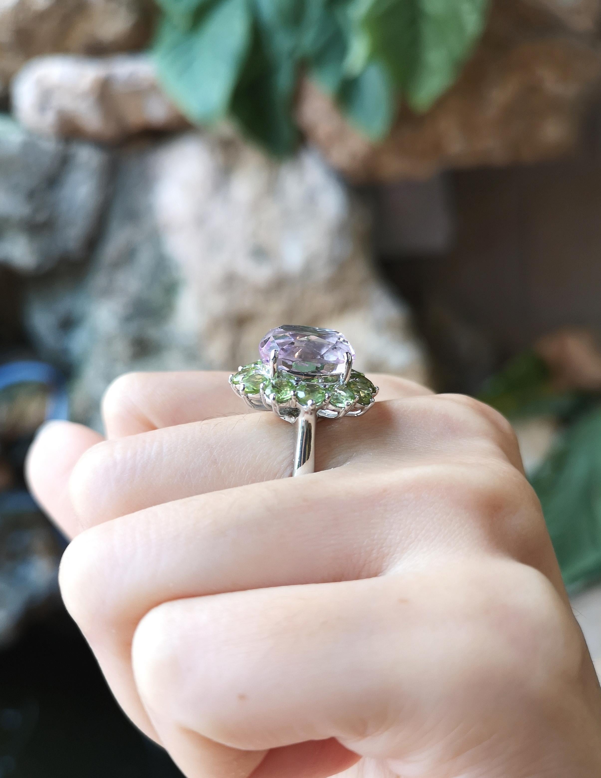 Mixed Cut Kunzite with Peridot Ring Set in 18 Karat White Gold Settings For Sale