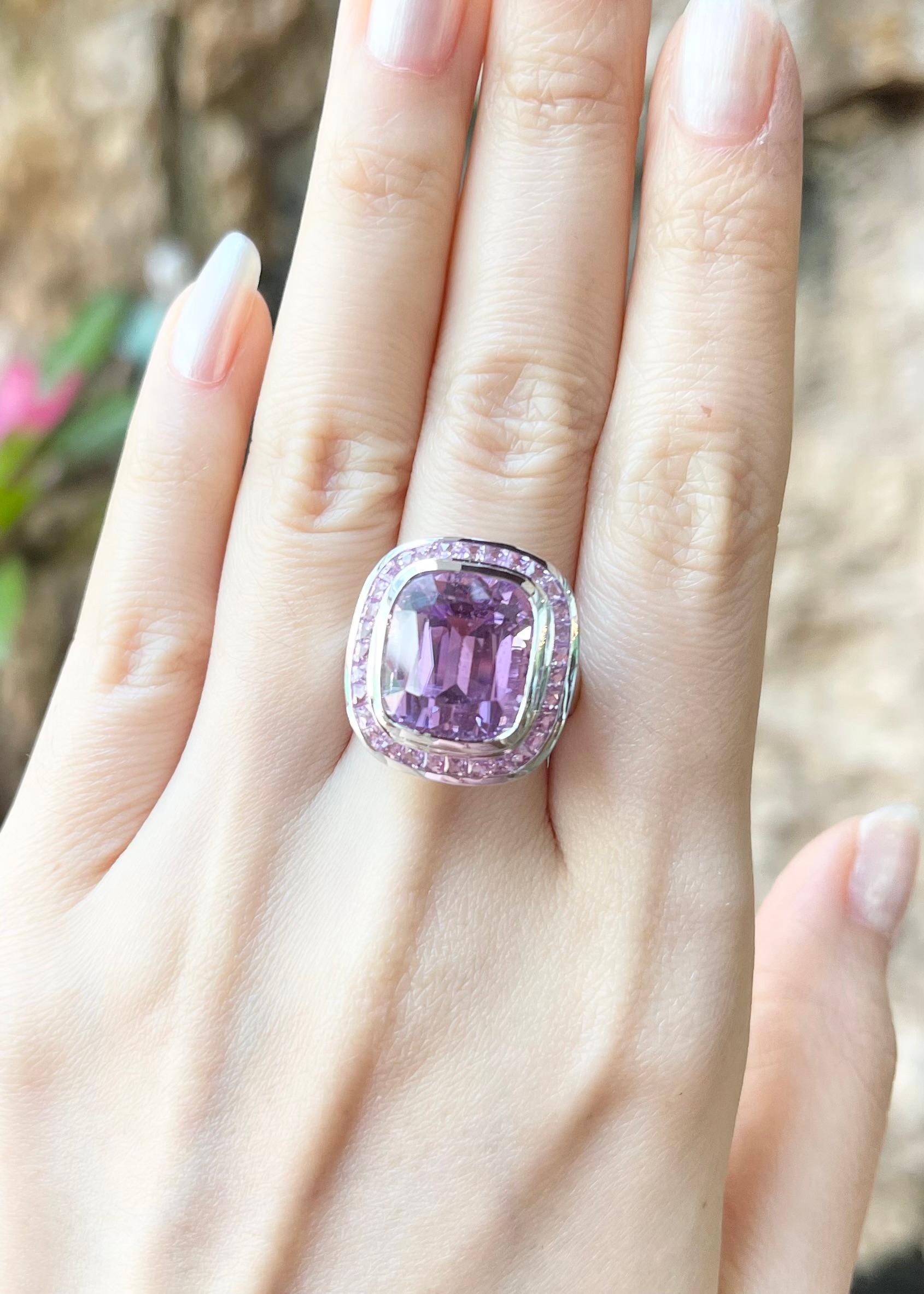 Kunzite 16.18 carats with Pink Sapphire 1.24 carat Ring set in 18K White Gold Settings

Width:  1.8 cm 
Length: 2.0 cm
Ring Size: 54
Total Weight: 13.27 grams

