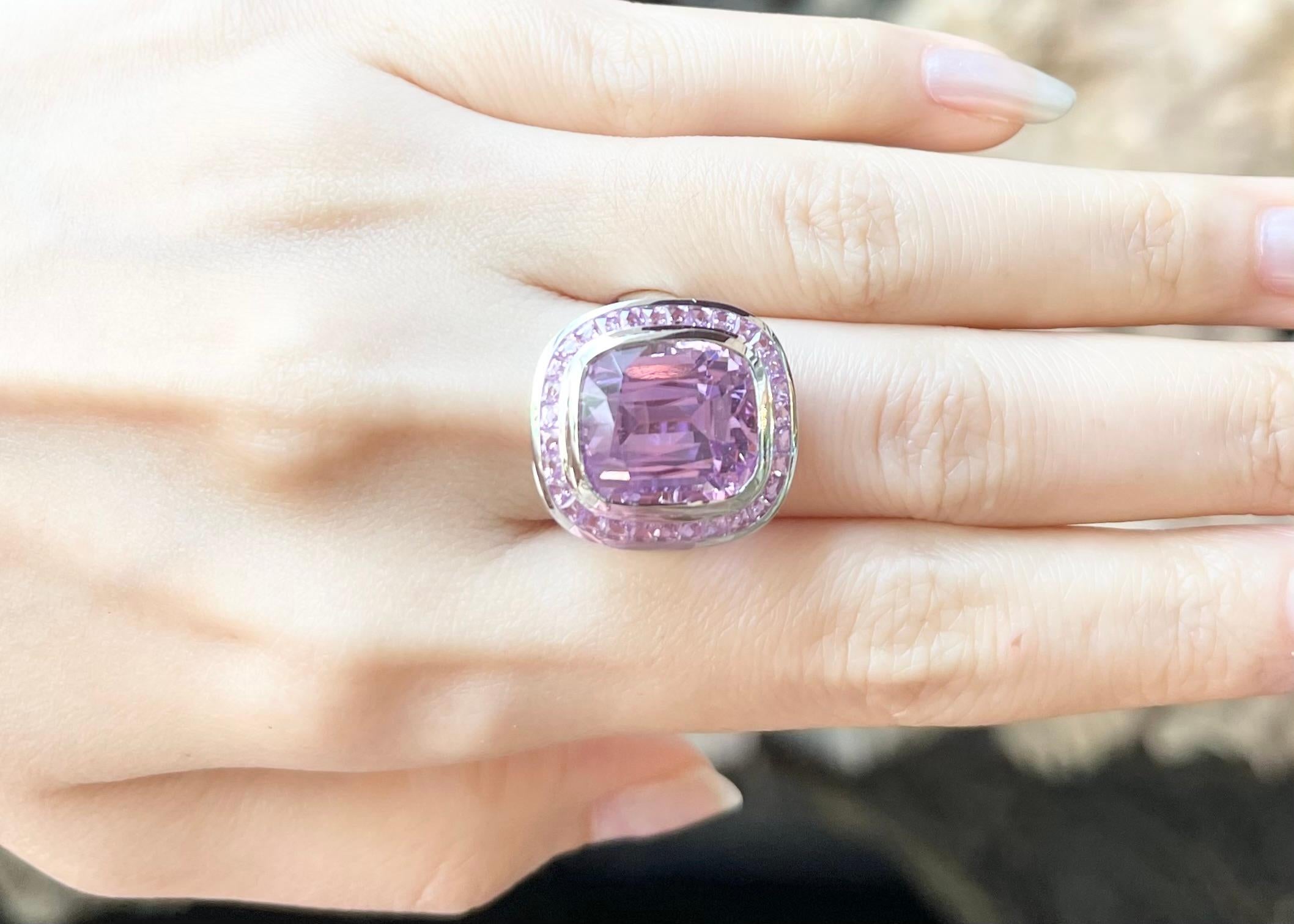 Contemporary Kunzite with Pink Sapphire Ring set in 18K White Gold Settings For Sale