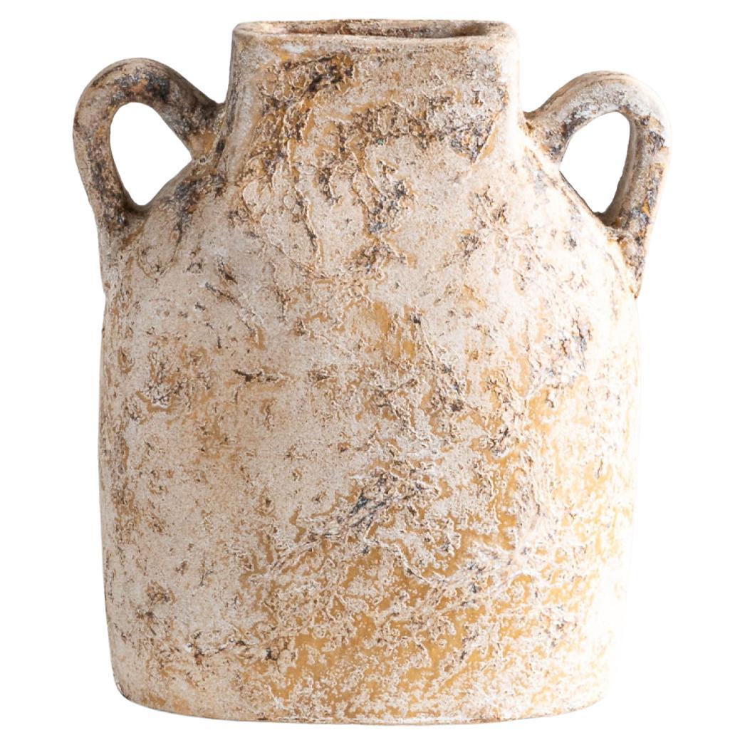 Vaso Kuping, forma organica in terracotta strutturata fatta a mano in sabbia