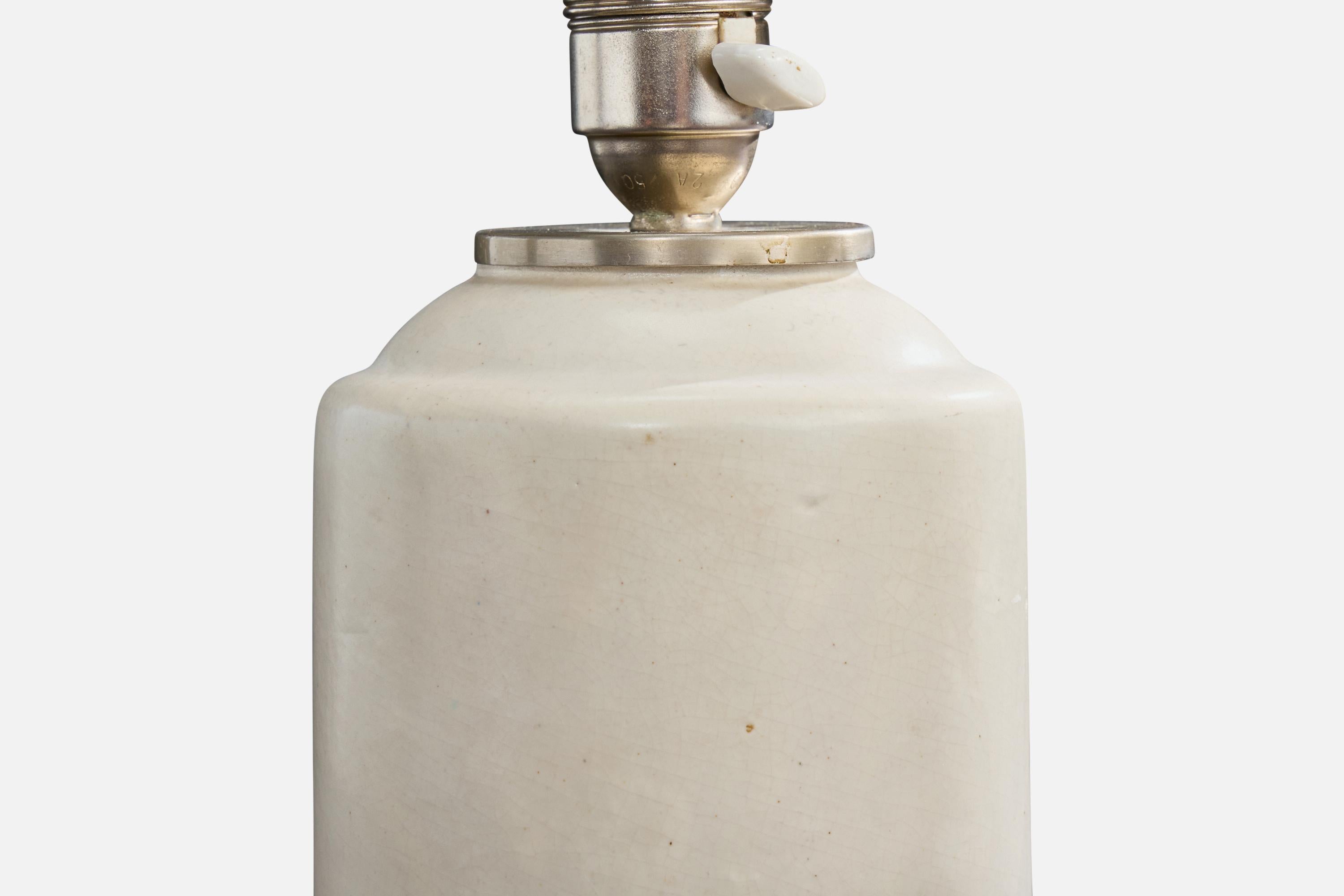 Kupittaan Savi, Lámpara de mesa, Cerámica, Metal, Finlandia, Década de 1940 en Bueno estado para la venta en High Point, NC