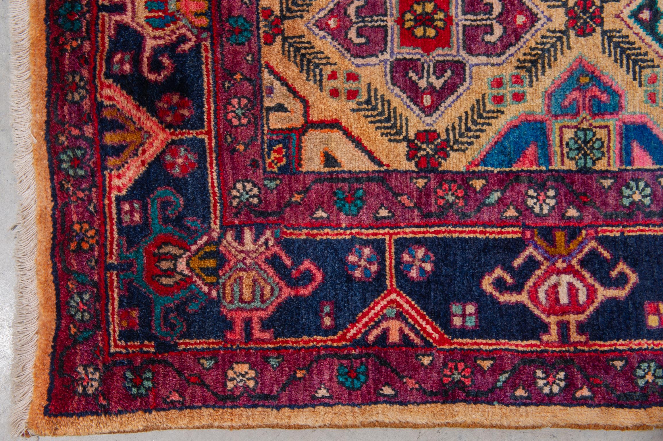 Kurdestan-Teppich (Türkisch) im Angebot