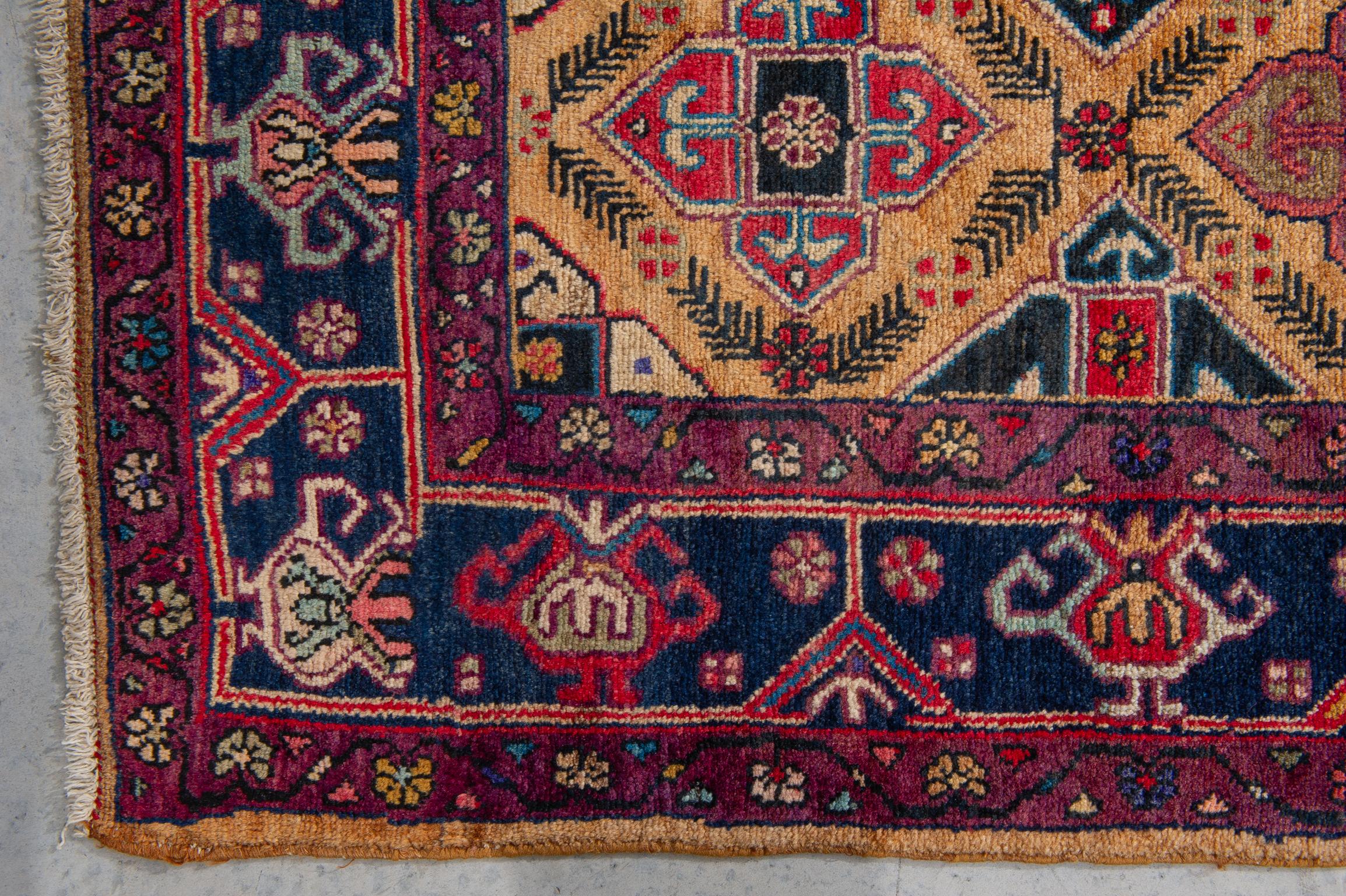 Kurdestan Carpet In Excellent Condition For Sale In Alessandria, Piemonte