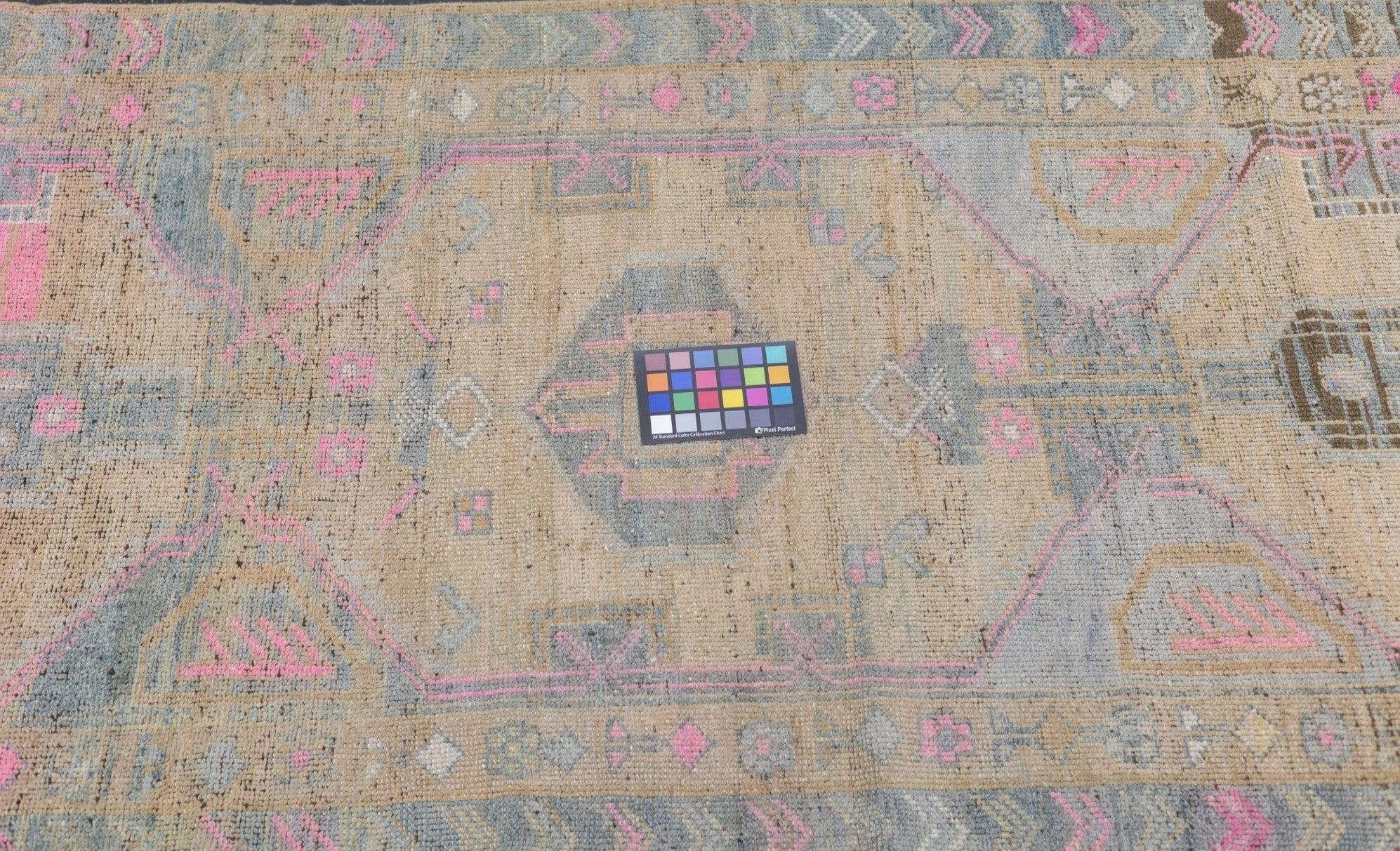 Tapis kurde 3'2'' x 5'10'' en vente 4