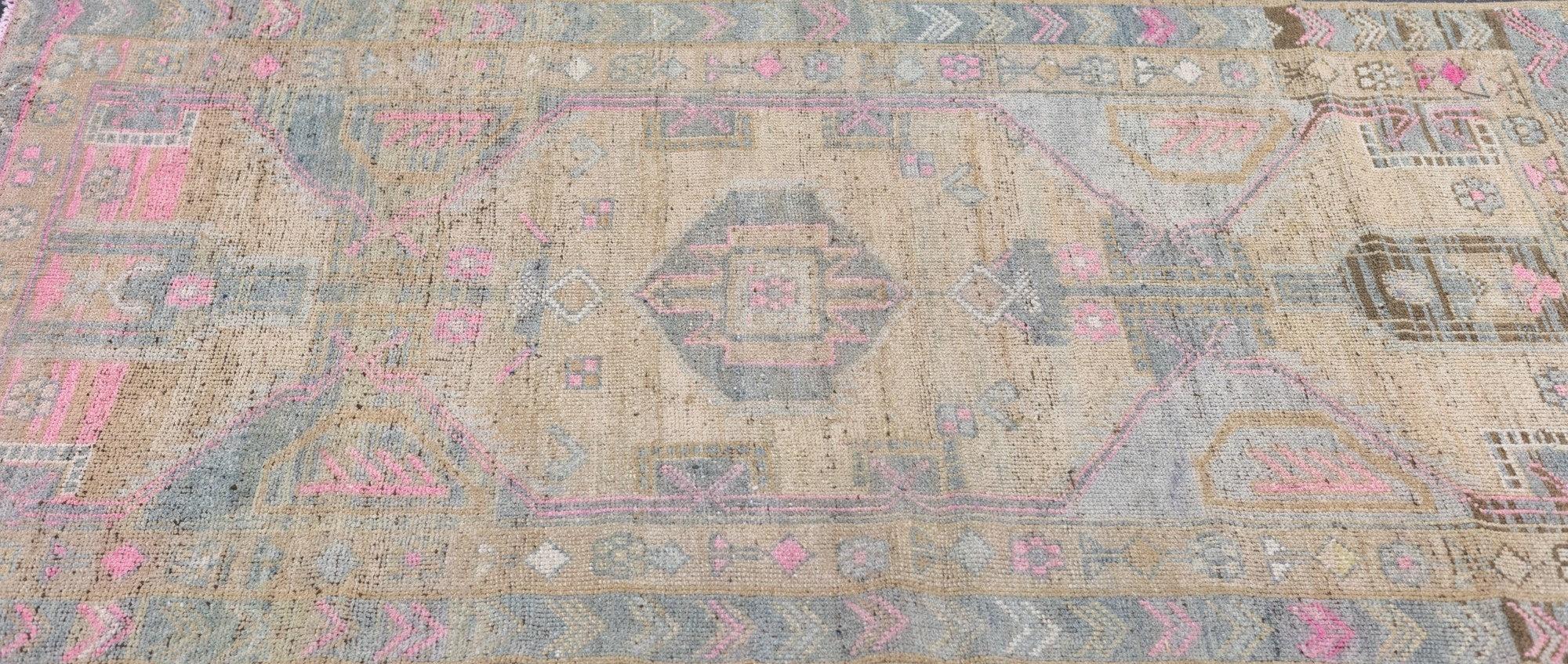 Tapis kurde 3'2'' x 5'10'' en vente 2