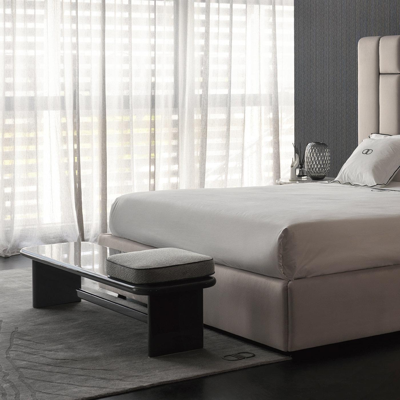 Laiton Banc Kurger avec coussin gris par Dainellistudio en vente