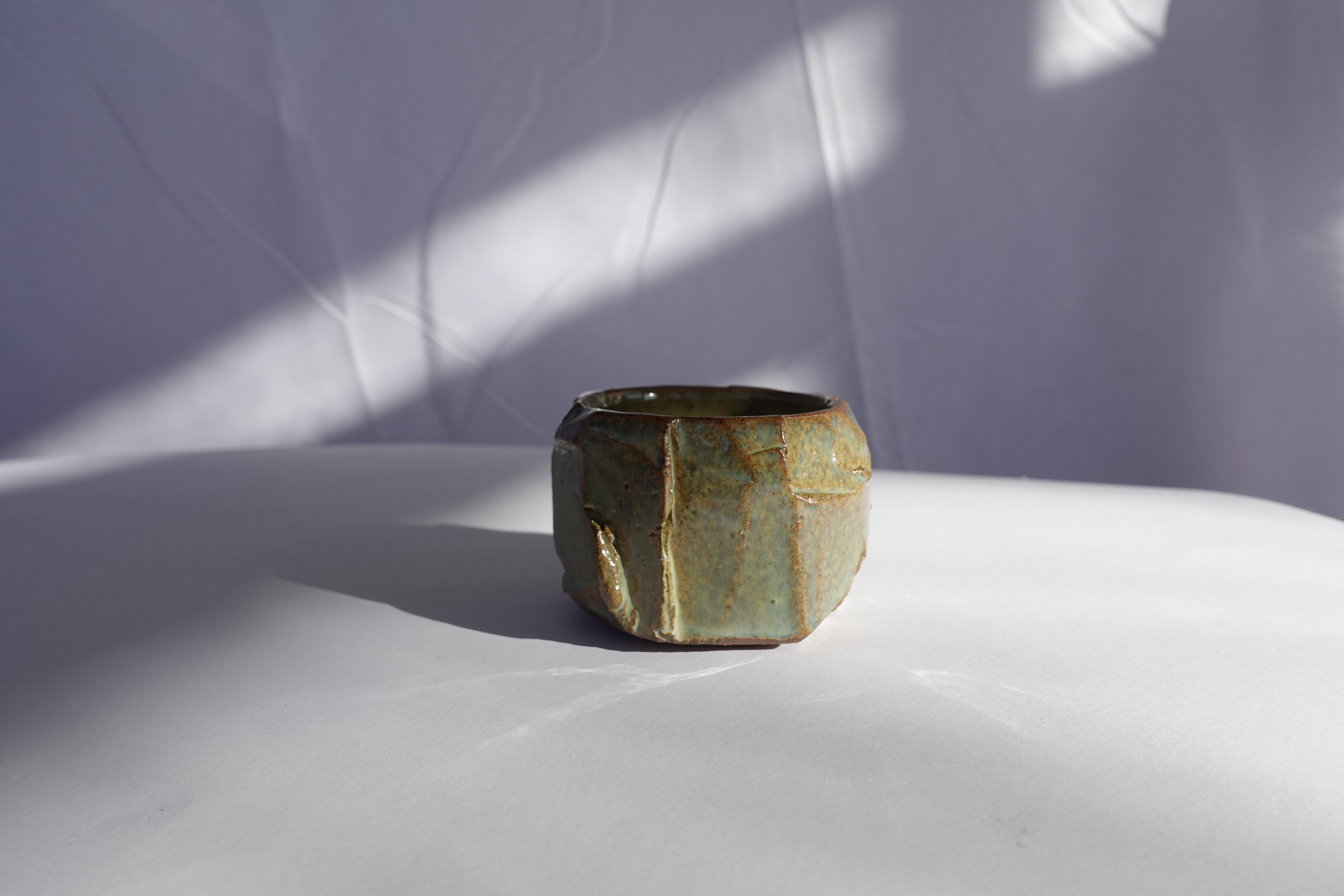 Organique Coupe sculptée Kurinuki par Audrey Vo Van - Grès - Wabi-Sabi en vente