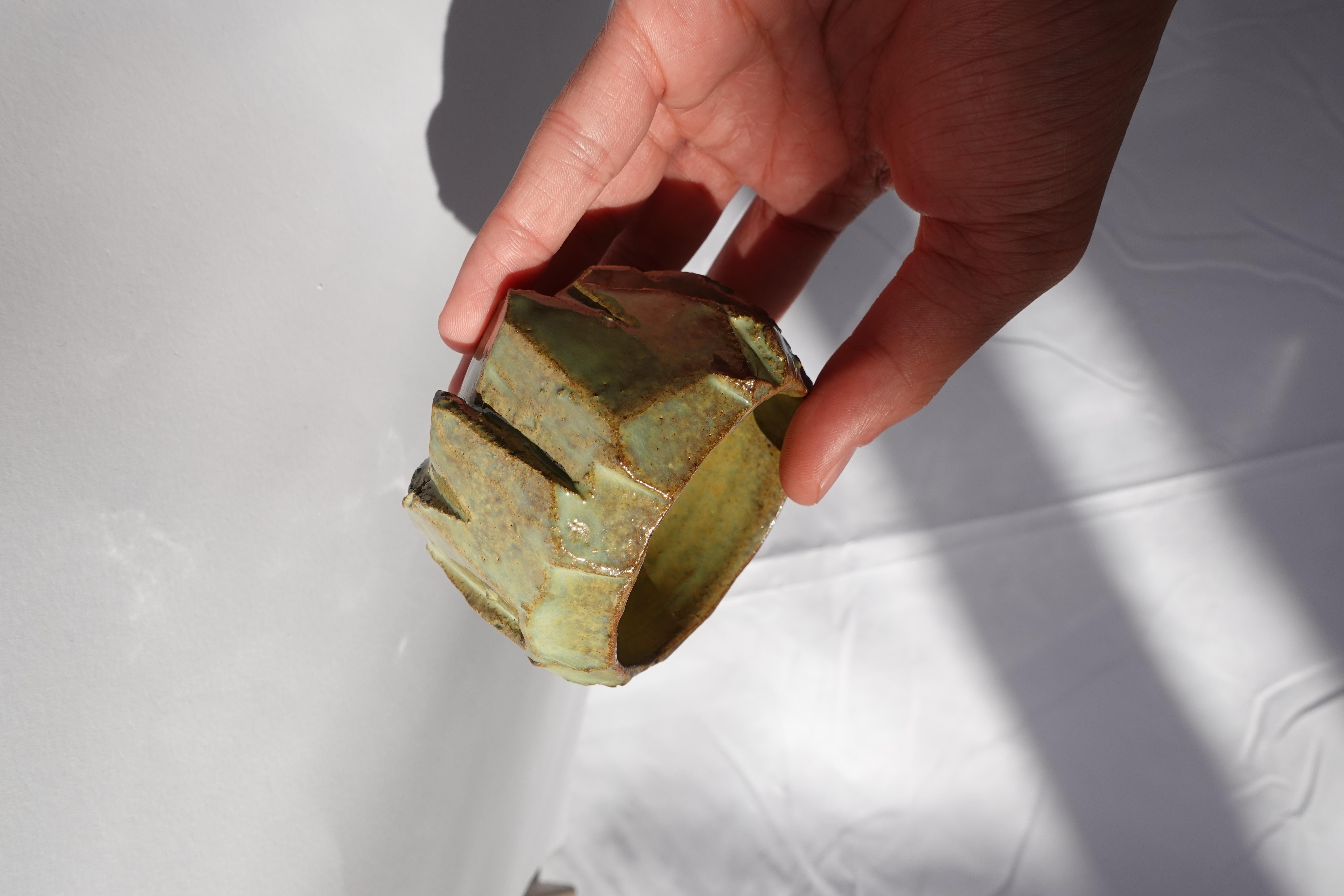 Organique Coupe sculptée Kurinuki par Audrey Vo Van - Grès - Wabi-Sabi en vente