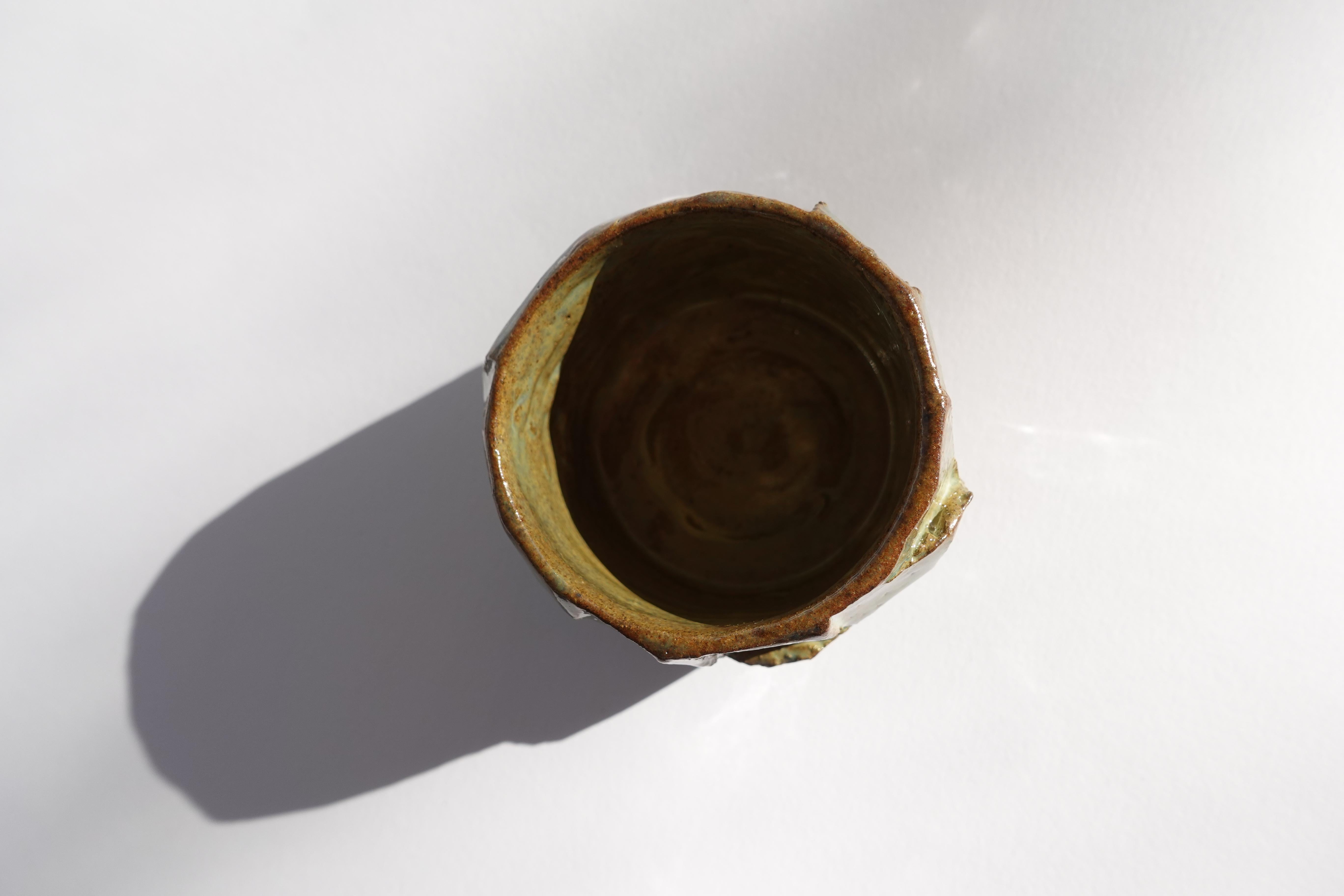 Français Coupe sculptée Kurinuki par Audrey Vo Van - Grès - Wabi-Sabi en vente