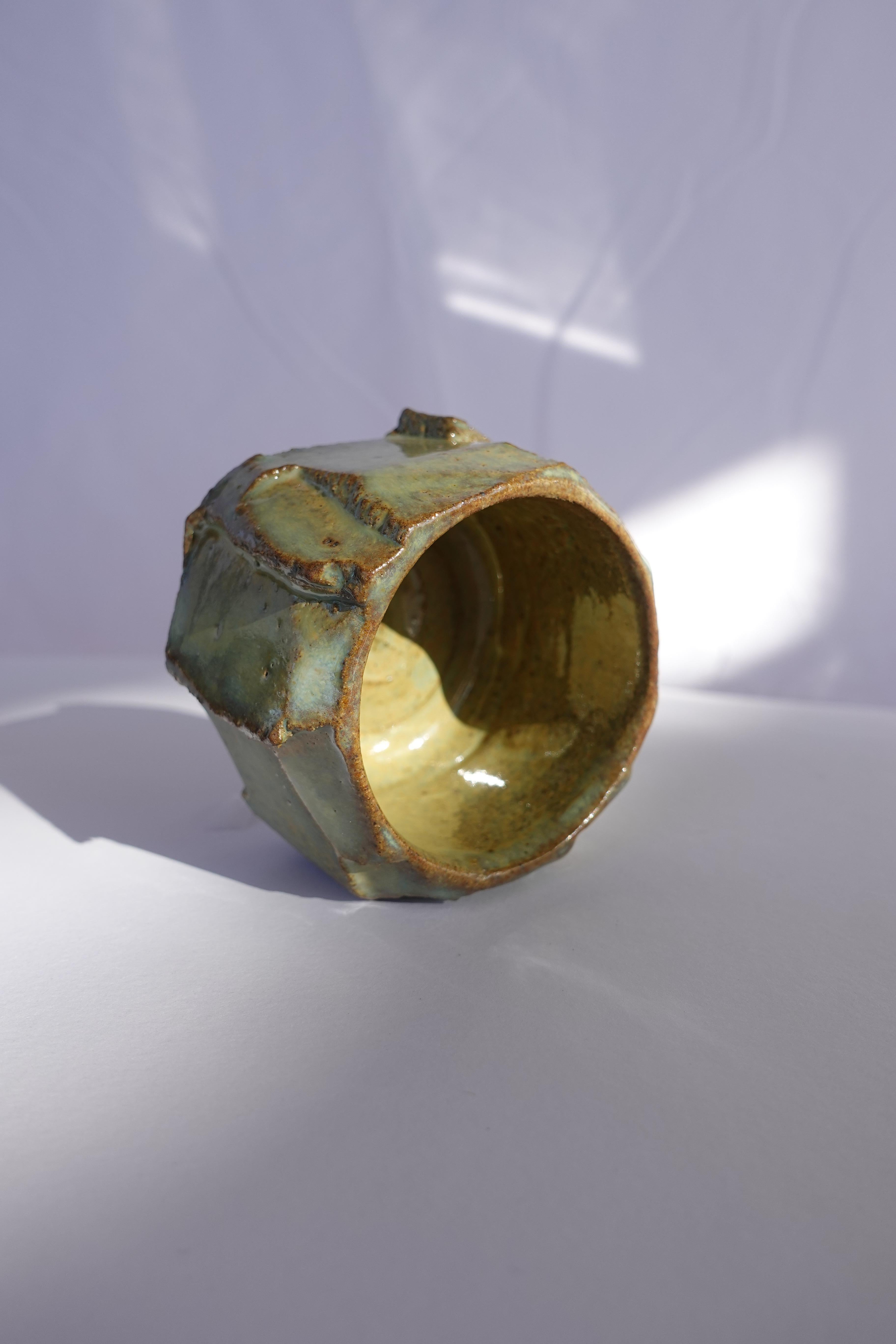 Coupe sculptée Kurinuki par Audrey Vo Van - Grès - Wabi-Sabi Neuf - En vente à PRADES-LE-LEZ, FR