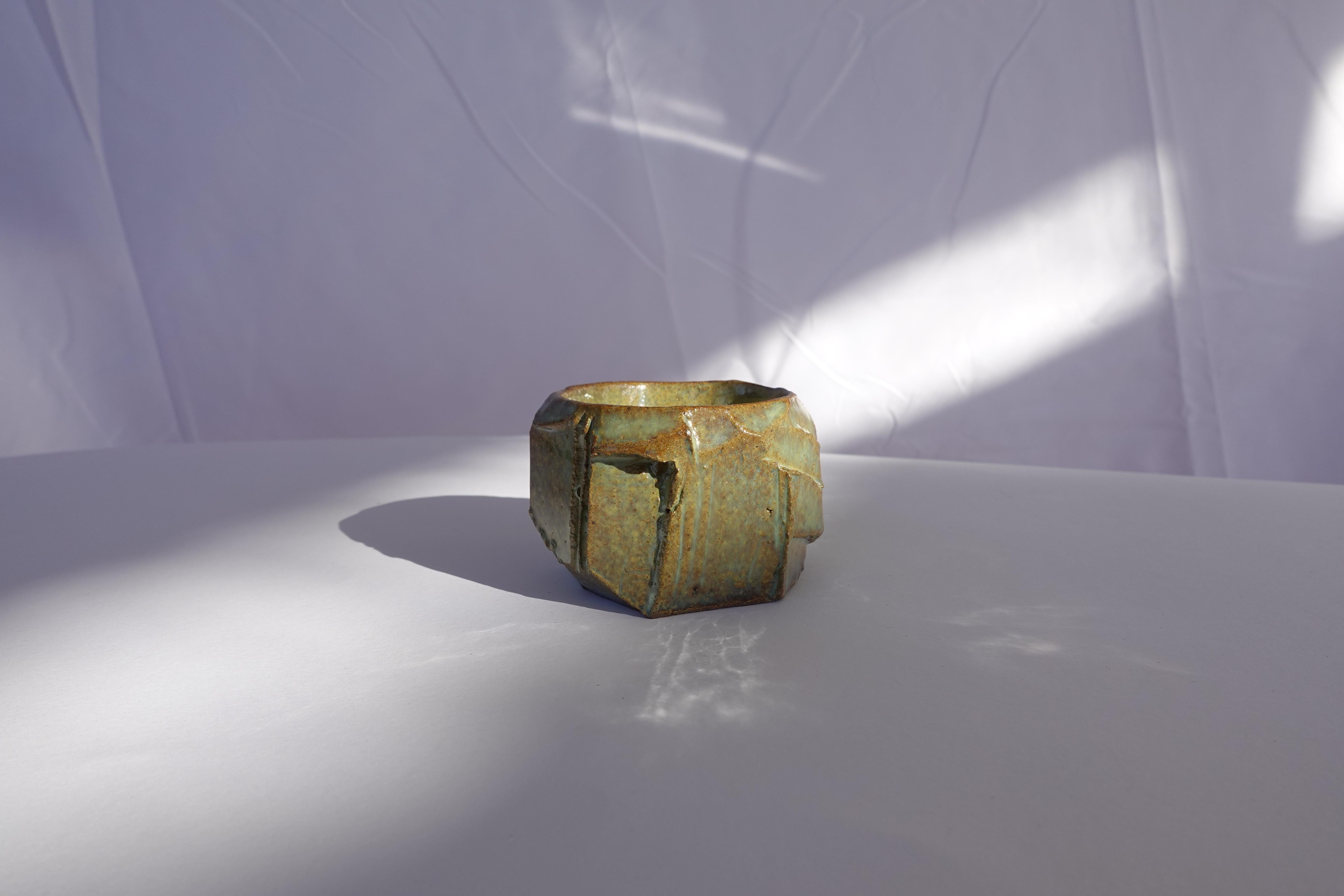 Kurinuki Carved Coffee Cup by Audrey Vo Van – Stoneware - Wabi-Sabi In New Condition For Sale In PRADES-LE-LEZ, FR