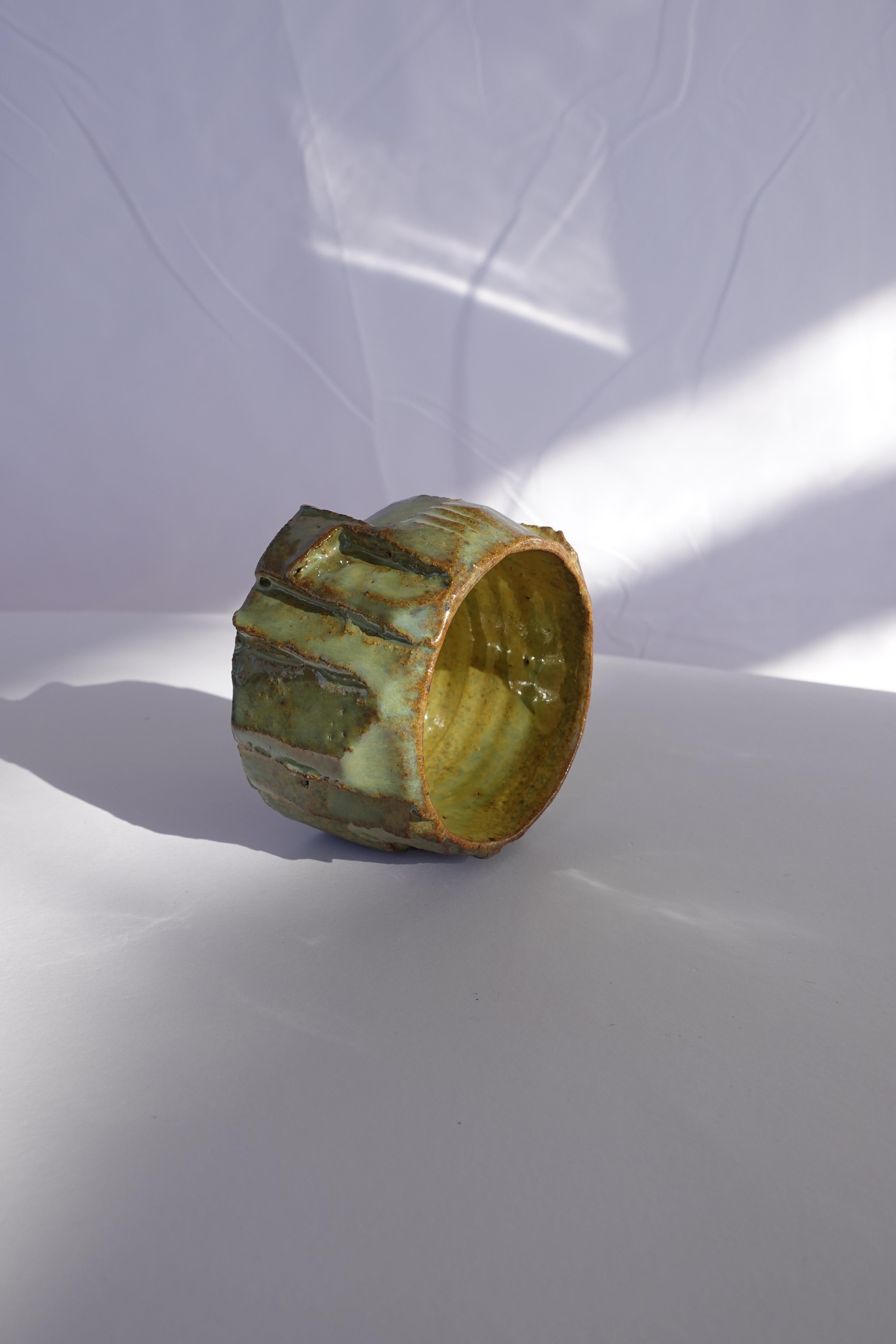 Coupe sculptée Kurinuki par Audrey Vo Van - Grès - Wabi-Sabi Neuf - En vente à PRADES-LE-LEZ, FR