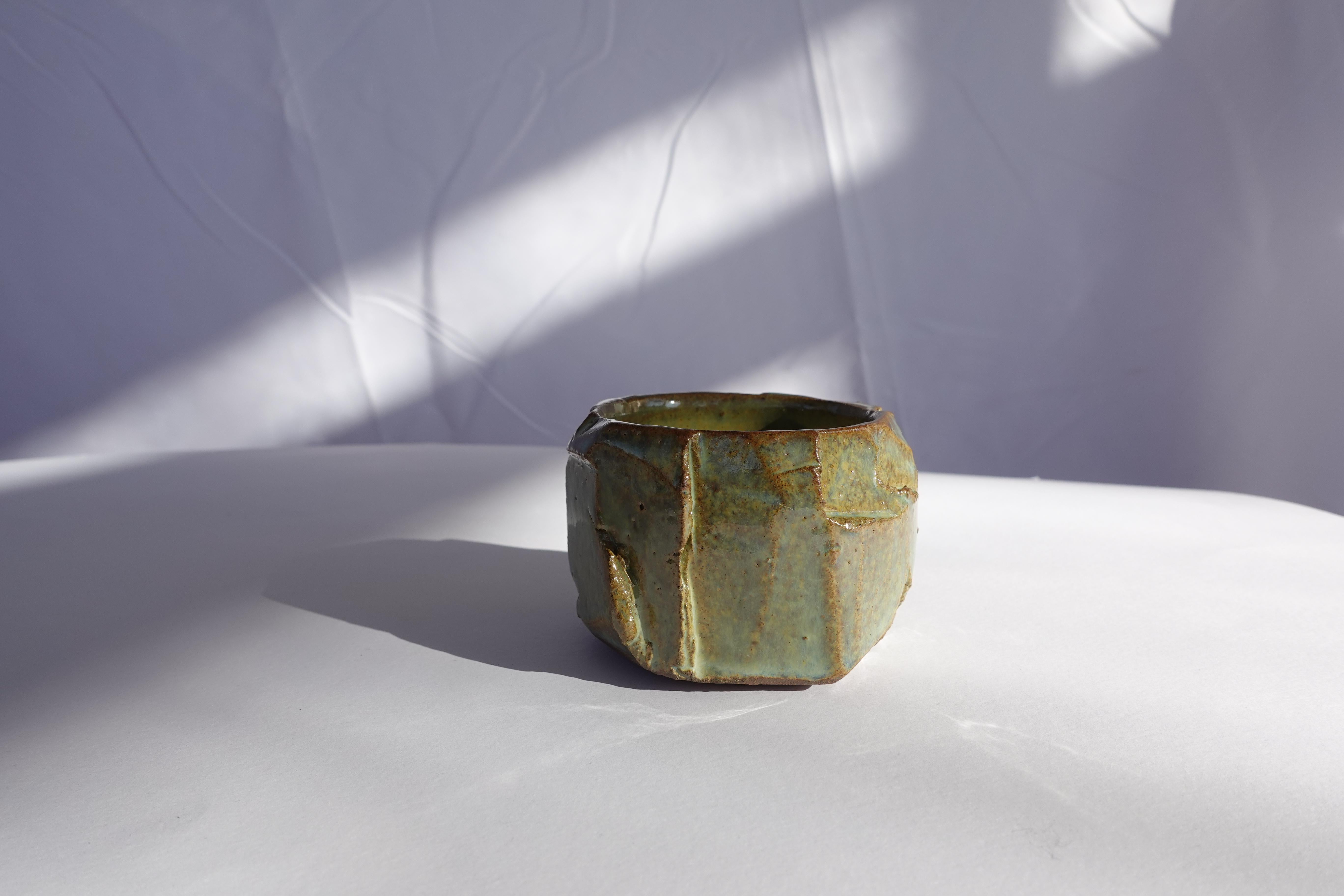 Coupe sculptée Kurinuki par Audrey Vo Van - Grès - Wabi-Sabi Neuf - En vente à PRADES-LE-LEZ, FR