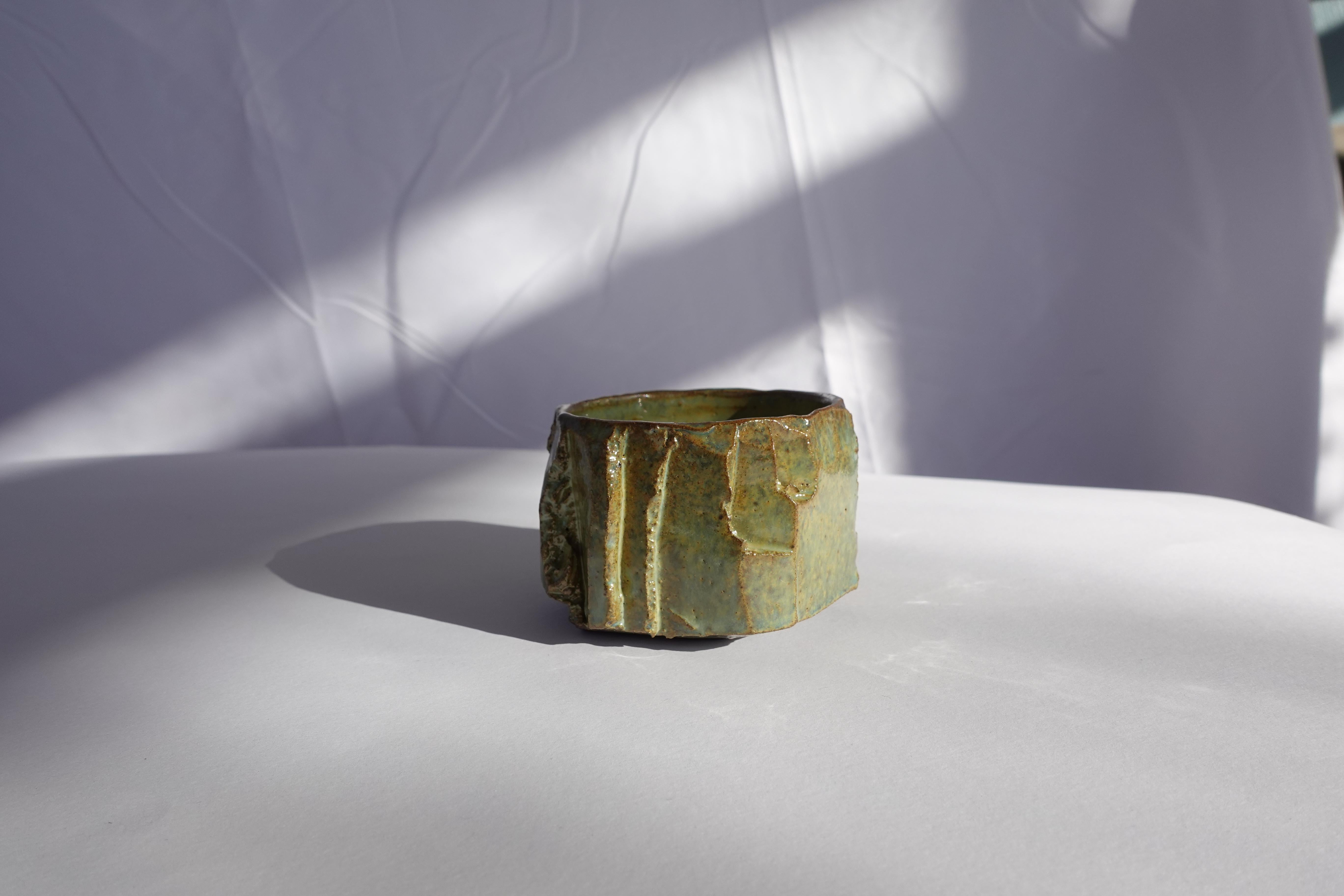 Coupe sculptée Kurinuki par Audrey Vo Van - Grès - Wabi-Sabi Neuf - En vente à PRADES-LE-LEZ, FR