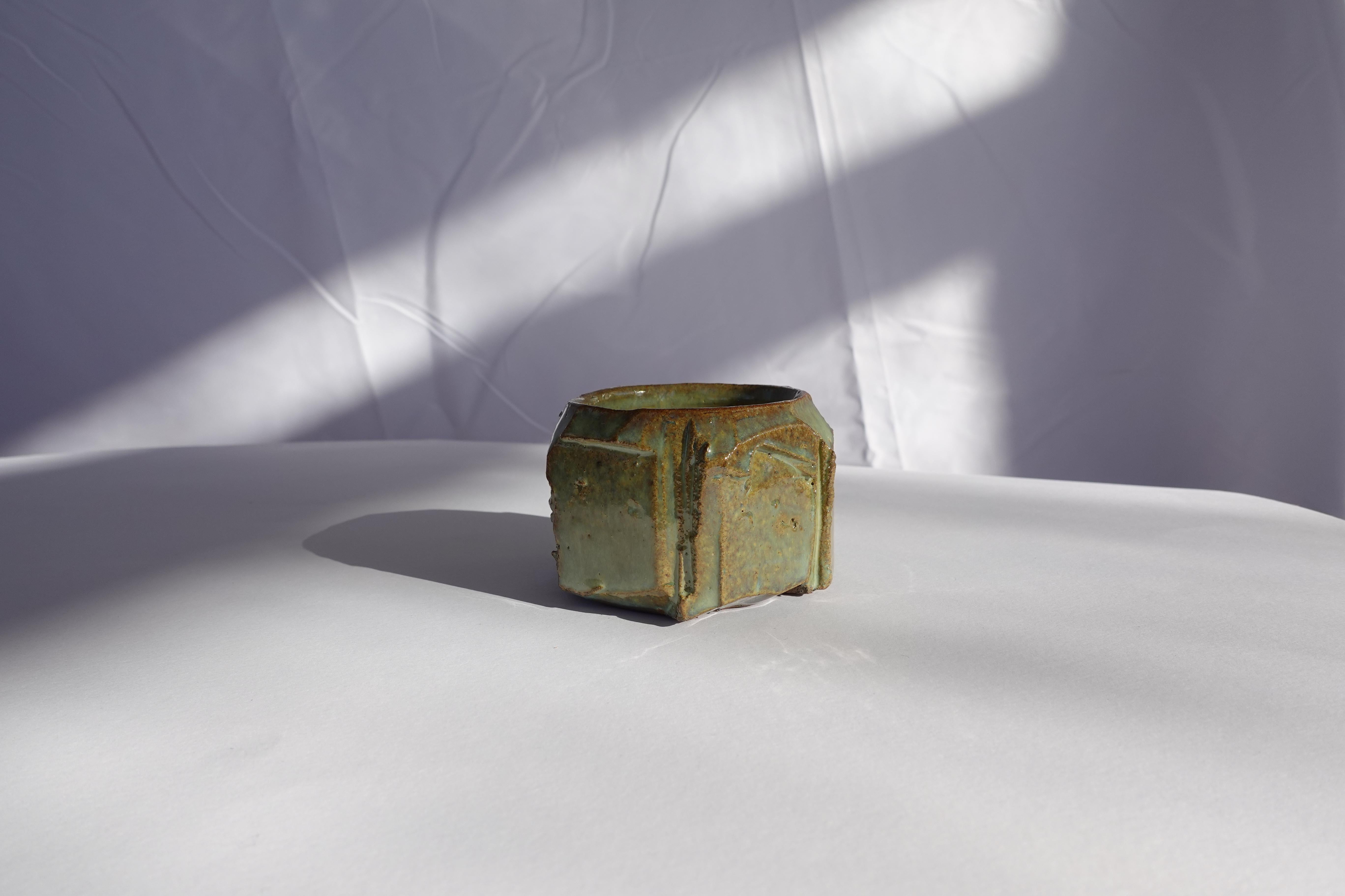 Coupe sculptée Kurinuki par Audrey Vo Van - Grès - Wabi-Sabi Neuf - En vente à PRADES-LE-LEZ, FR