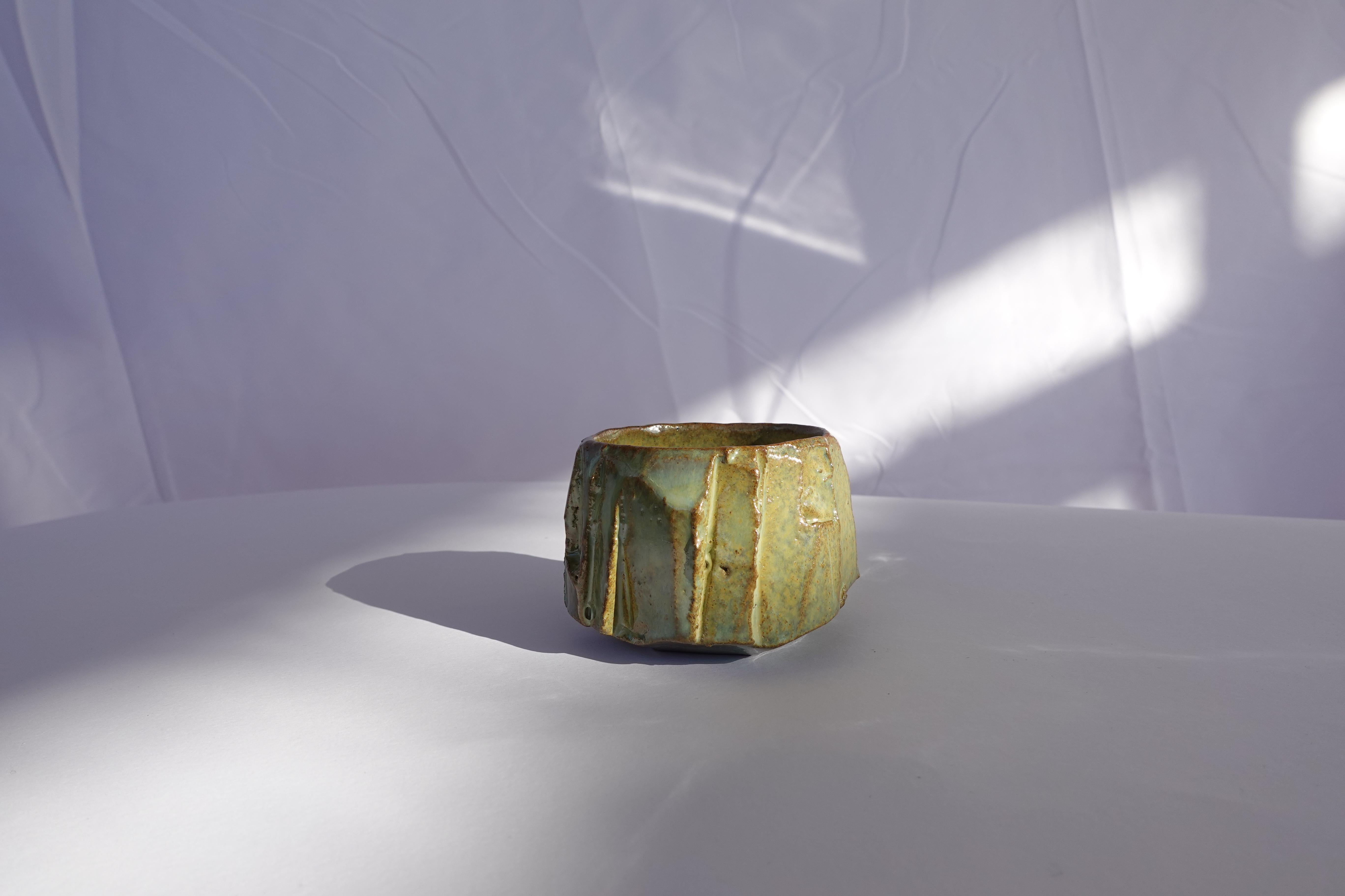 Céramique Coupe sculptée Kurinuki par Audrey Vo Van - Grès - Wabi-Sabi en vente