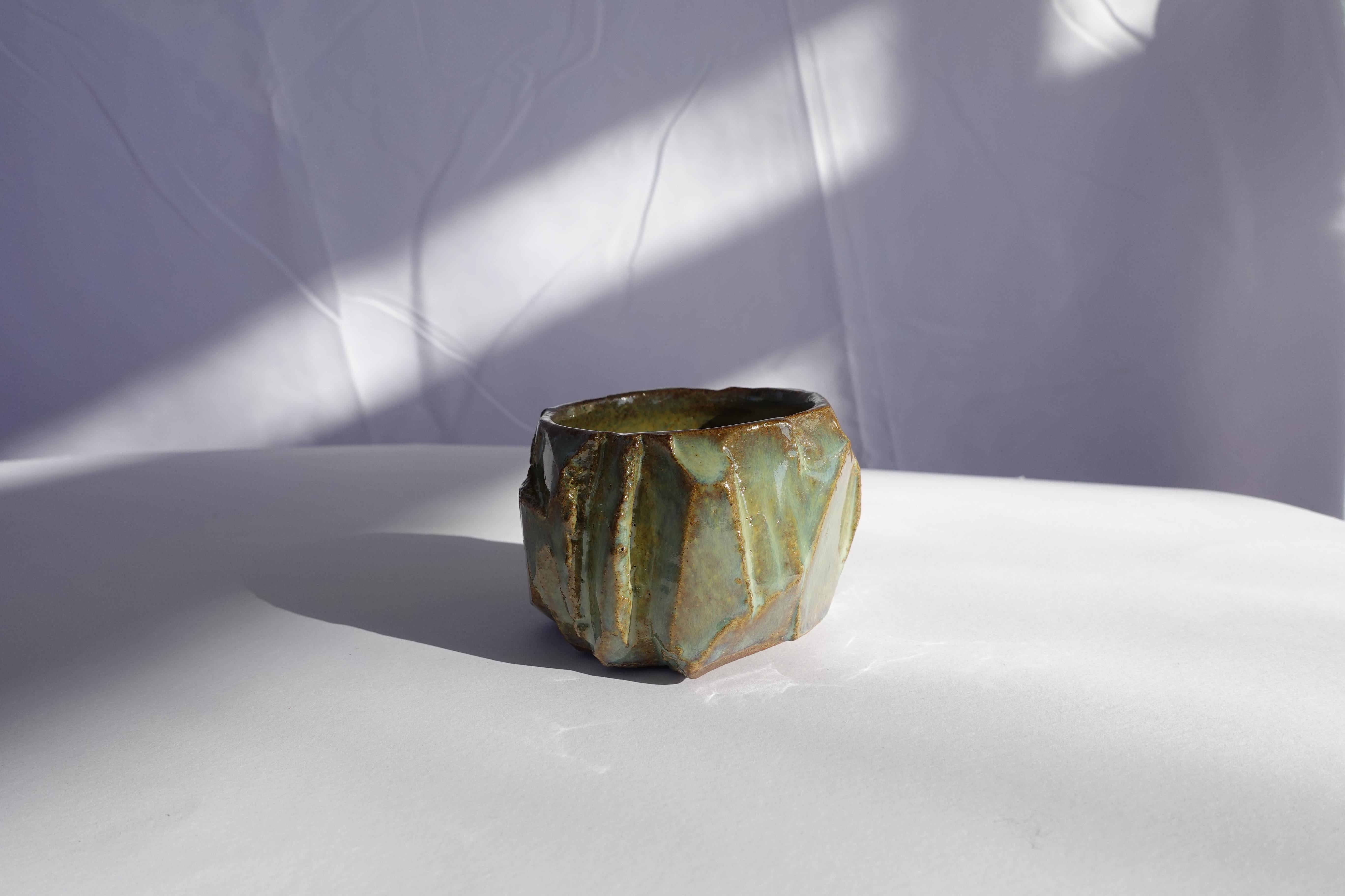 Céramique Coupe sculptée Kurinuki par Audrey Vo Van - Grès - Wabi-Sabi en vente