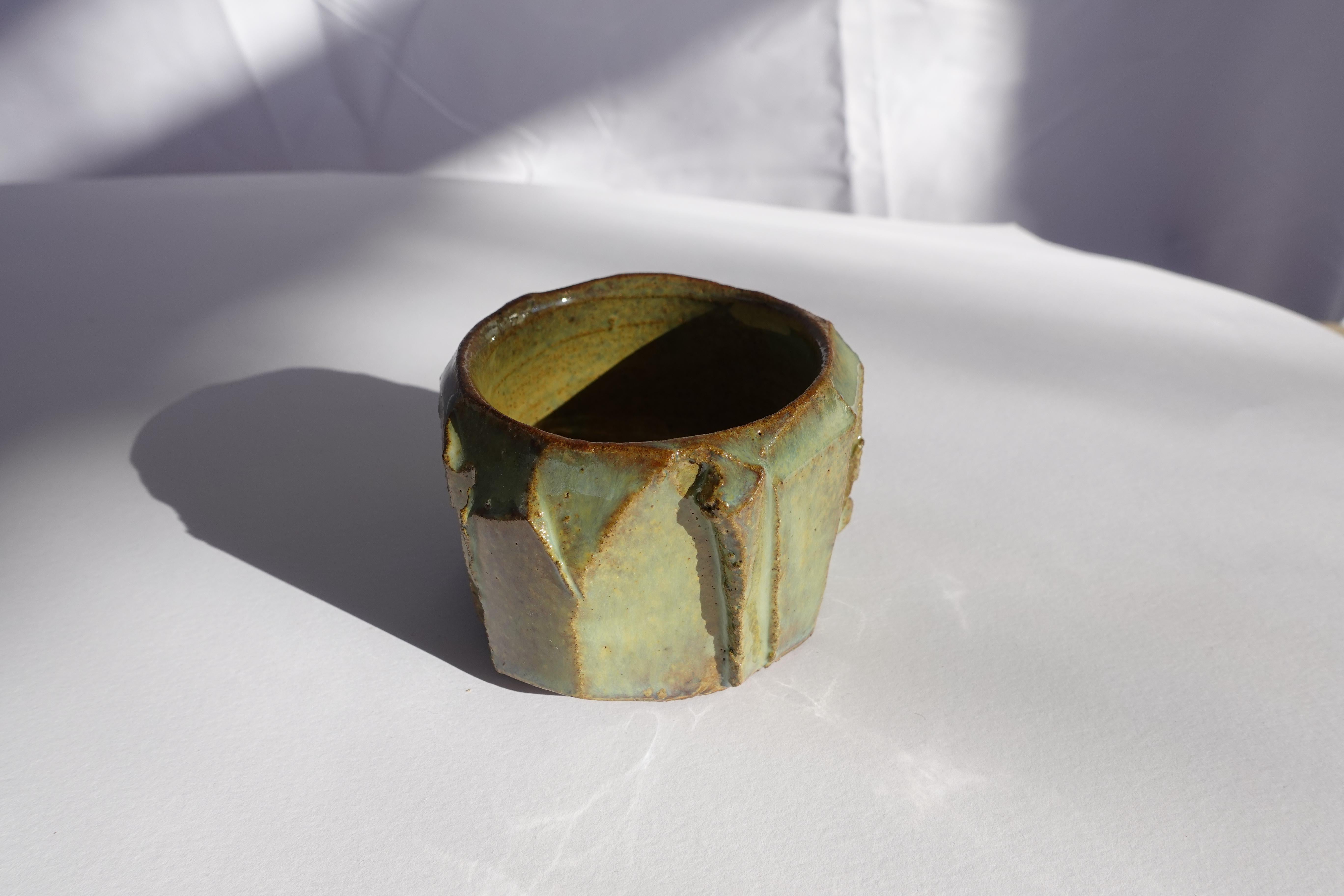 Céramique Coupe sculptée Kurinuki par Audrey Vo Van - Grès - Wabi-Sabi en vente