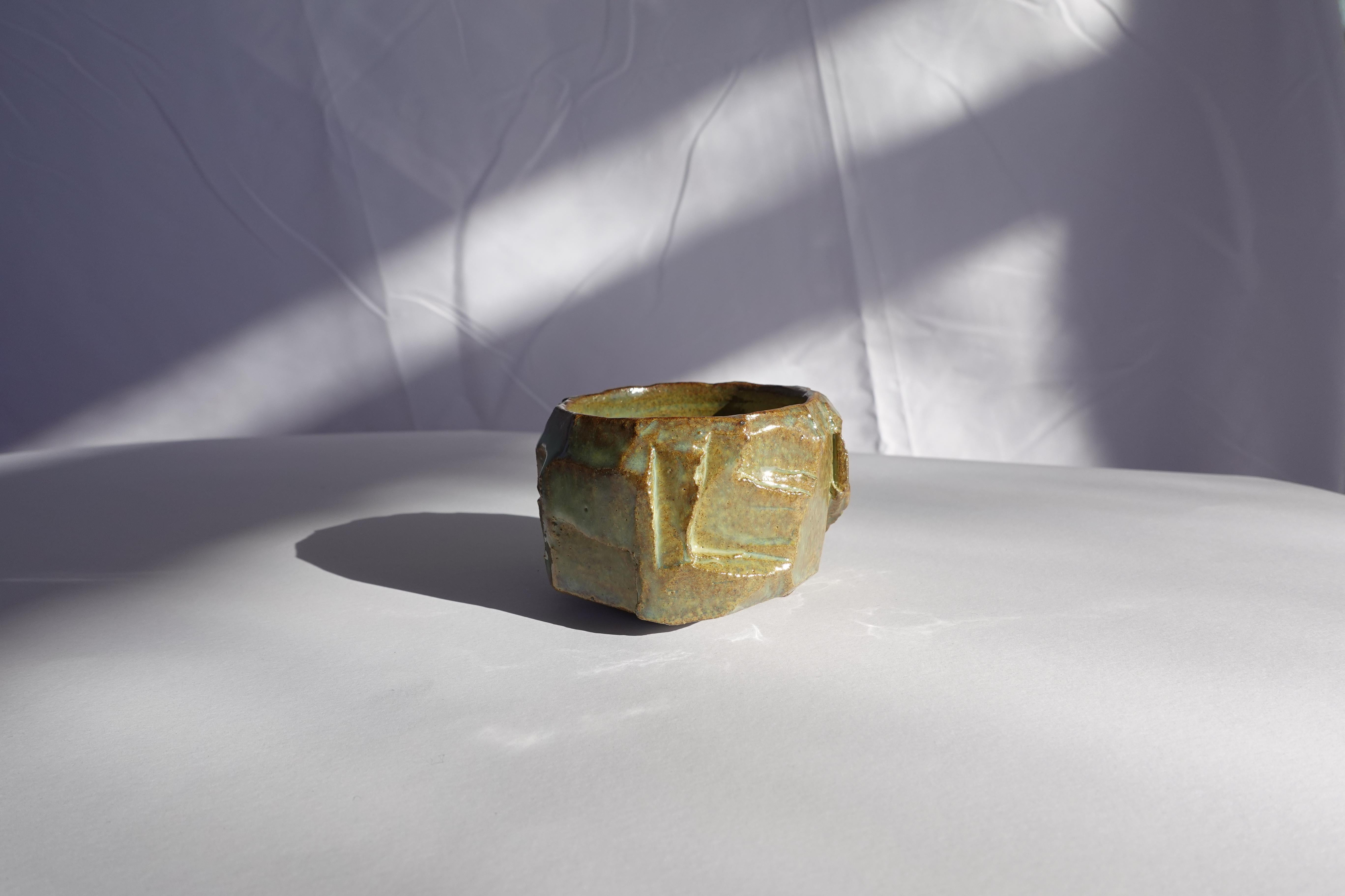 Céramique Coupe sculptée Kurinuki par Audrey Vo Van - Grès - Wabi-Sabi en vente