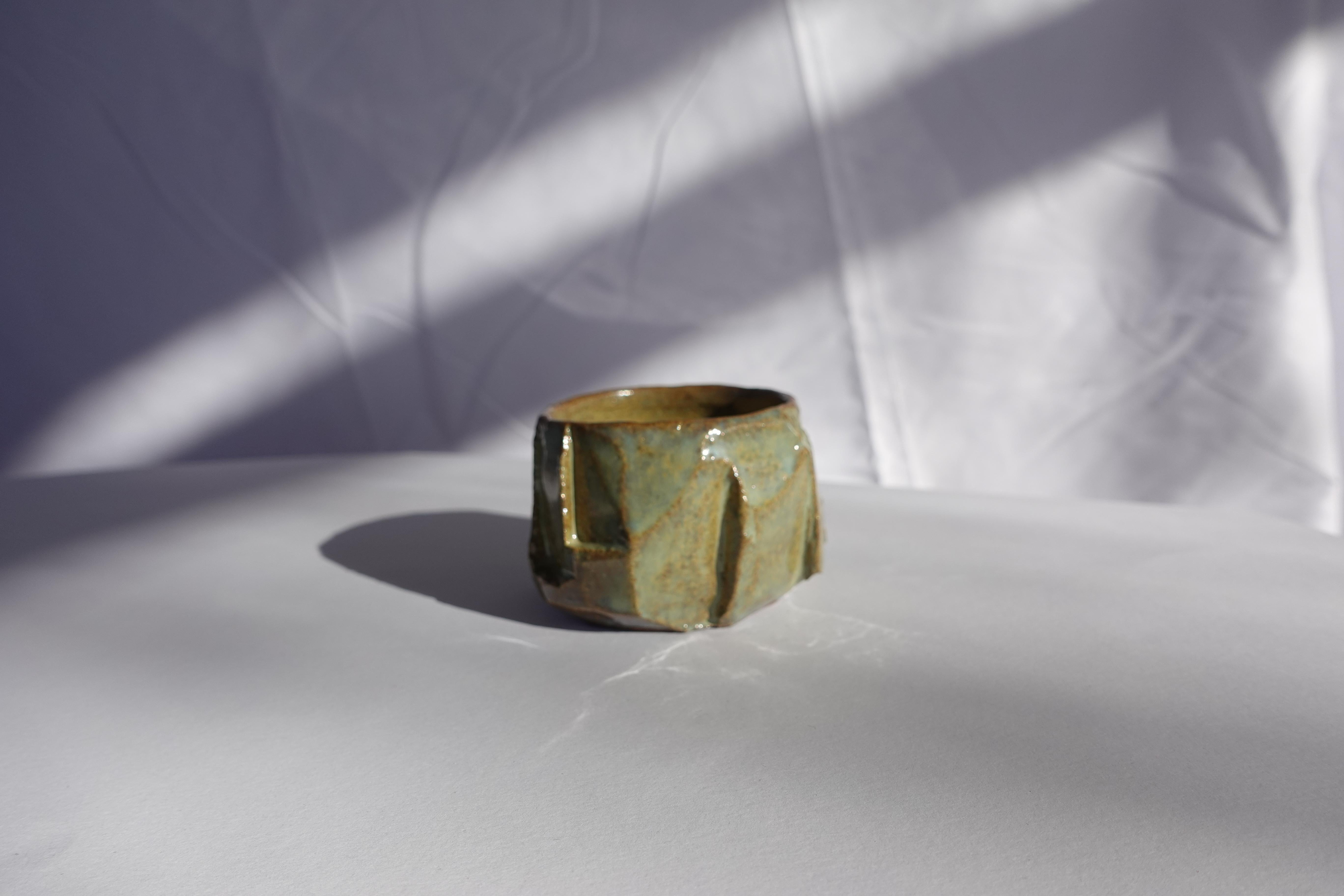 Céramique Coupe sculptée Kurinuki par Audrey Vo Van - Grès - Wabi-Sabi en vente