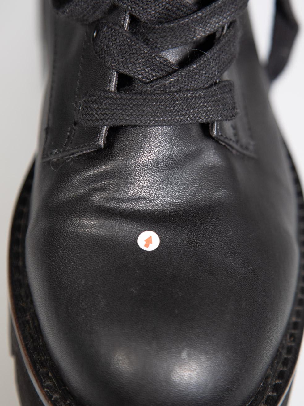 Kurt Geiger Bottes de combat en cuir végétal noir Taille IT 39 en vente 2