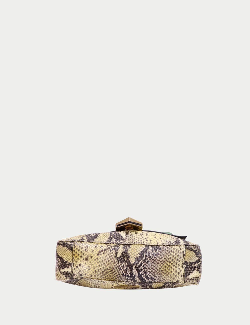 Kurt Geiger London - Sac à bandoulière en peau de serpent - imprimé animalier mixte


Ce sac à bandoulière en peau de serpent de Kurt Geiger London, conçu dans un imprimé animalier mixte audacieux, vous permettra de vous démarquer de la mode. La