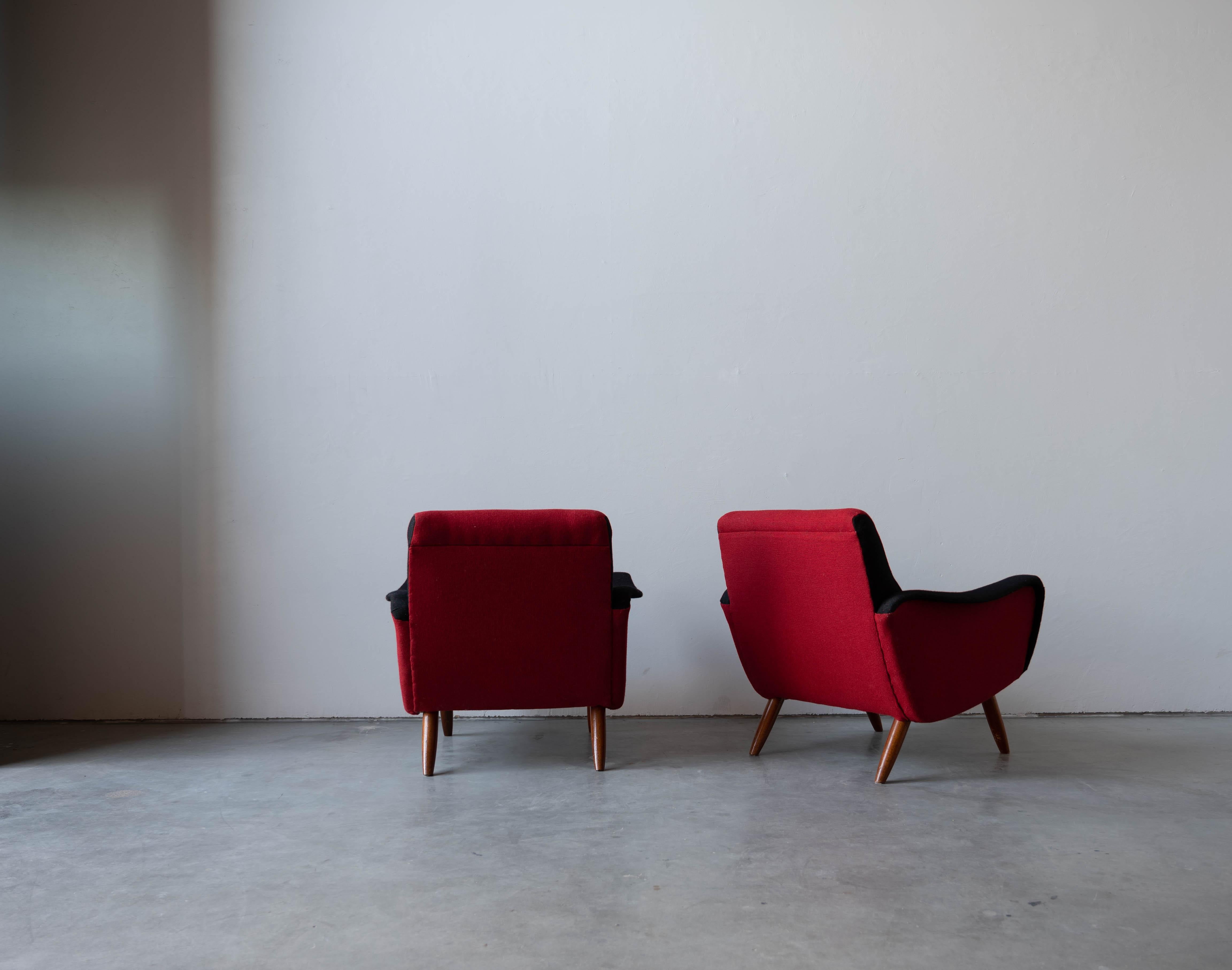 Finnish Kurt Hvitsjö, Freeform Lounge Chairs, Fabric, Stained Wood, Isku, Finland, 1950s For Sale