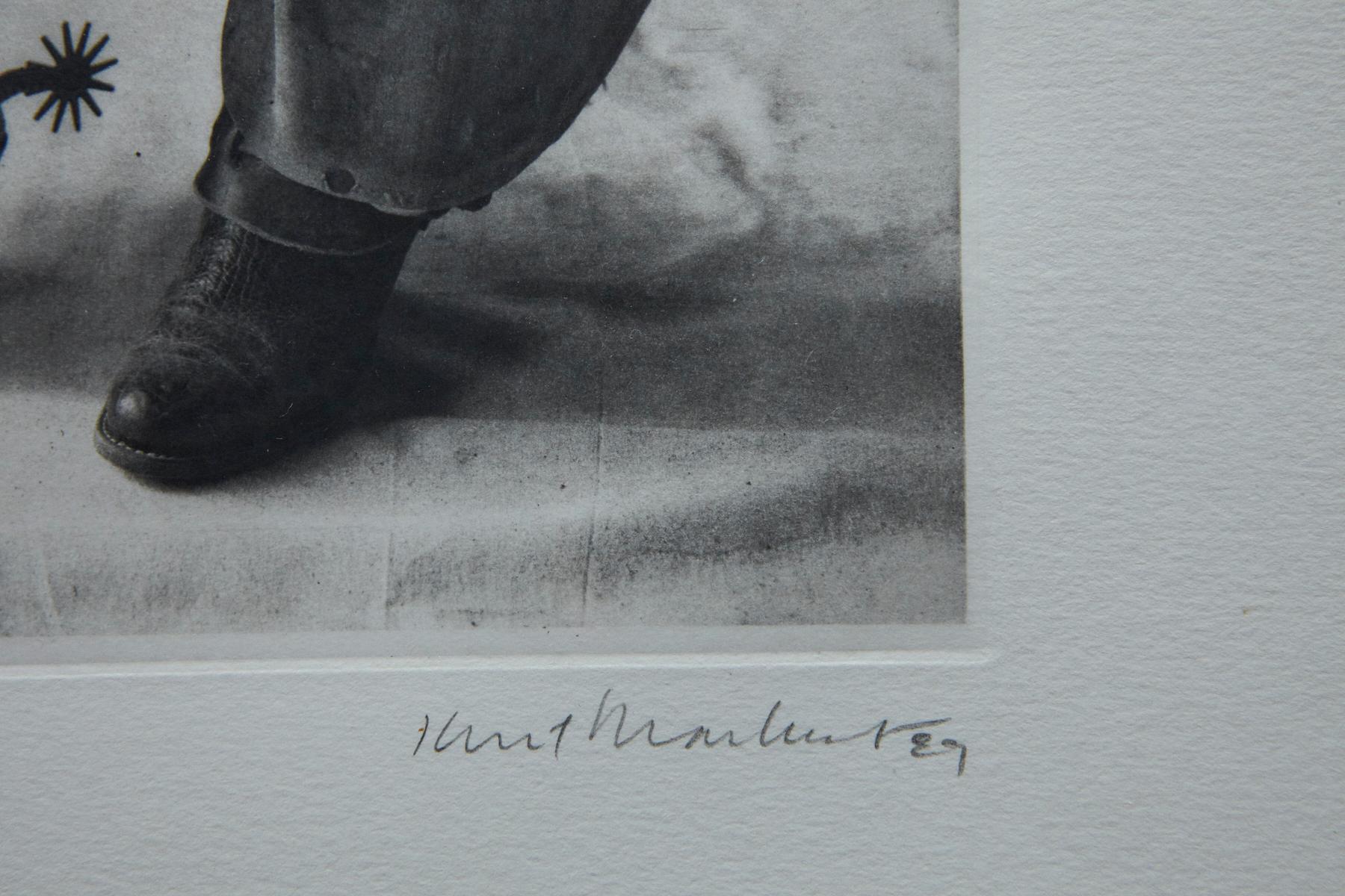 Kurt Markus, Amerikaner (1947) 
Fledermausflügel, Oro Ranch, Prescott, Arizona 
Archival Pigment Print, Auflage 300, Nr. 149, signiert und nummeriert. Gerahmt. 
Abmessungen: Rahmen: H 57,15 cm/22,5 in x B 45,72 cm/18,5 in - Sicht H 33,02 cm/13,5 in