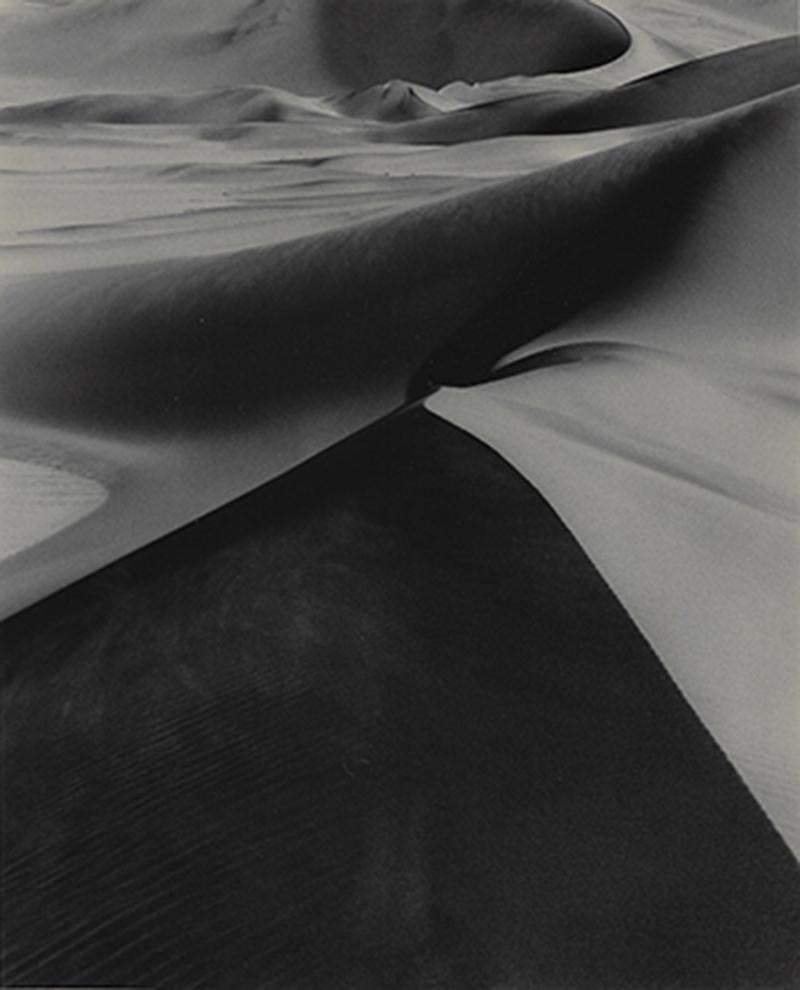 Black and White Photograph de Kurt Markus - Dunas, Namibia, África