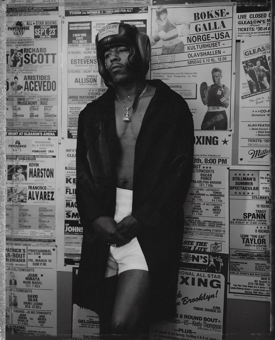Kurt Markus Black and White Photograph - Sammy Mitchell, Gleason's Gym, Brooklyn, New York
