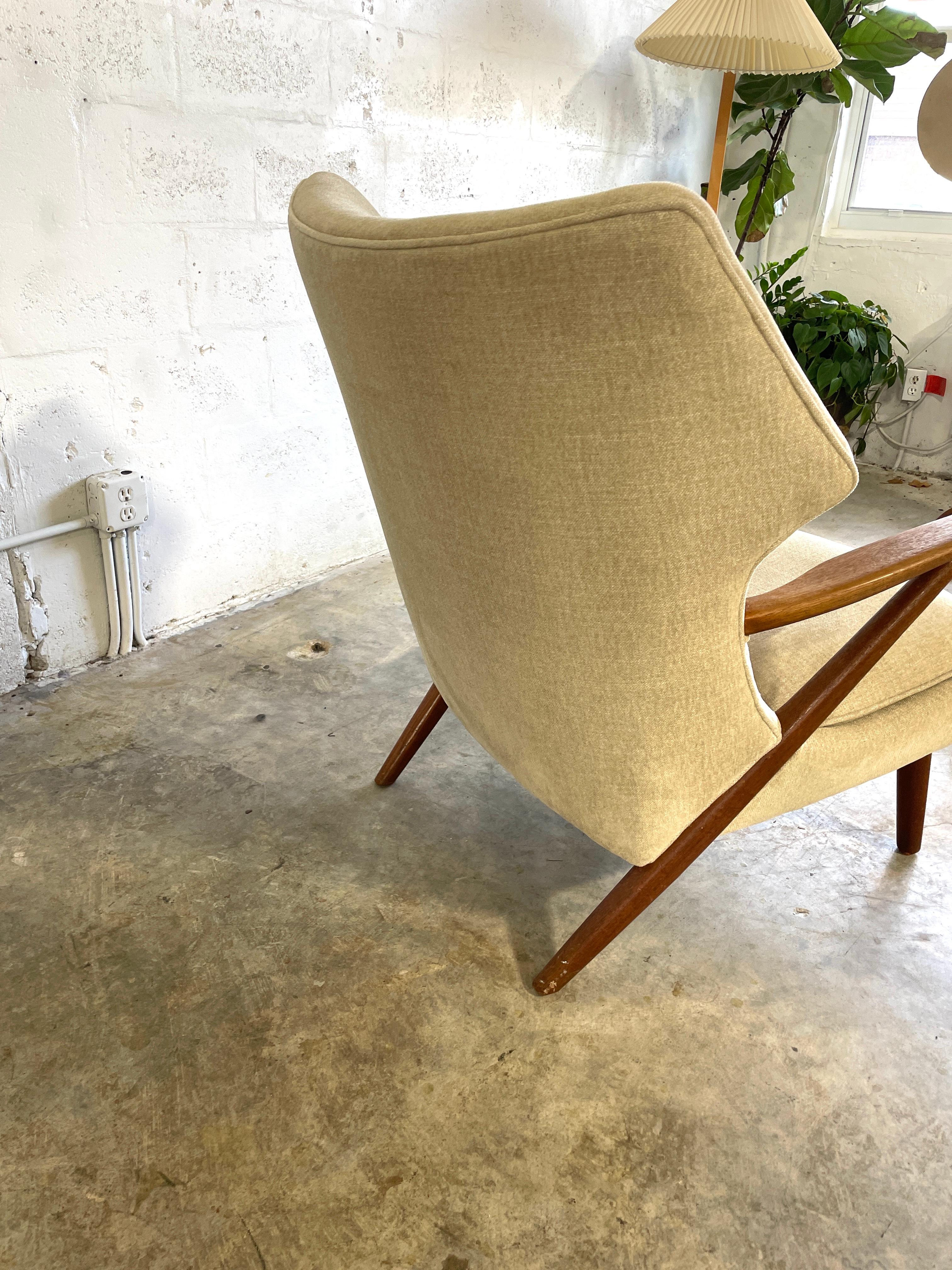 Kurt Olsen 221 pour Slagelse Mobelvaerk Lounge Wingback Danish Modern Chair Bon état - En vente à Fort Lauderdale, FL