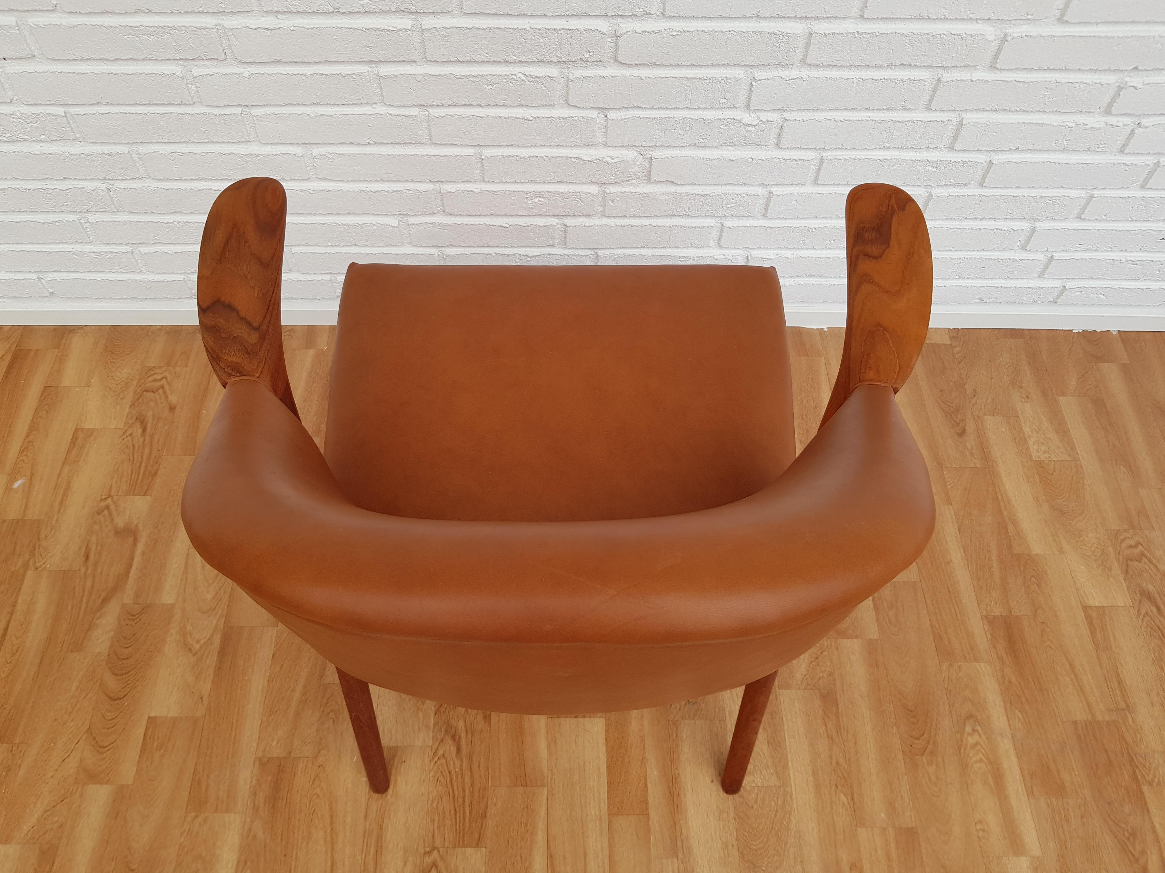 Scandinavian Modern Danish Design by Kurt Olsen, Armchair 1960s, Leather, Completely Restored For Sale