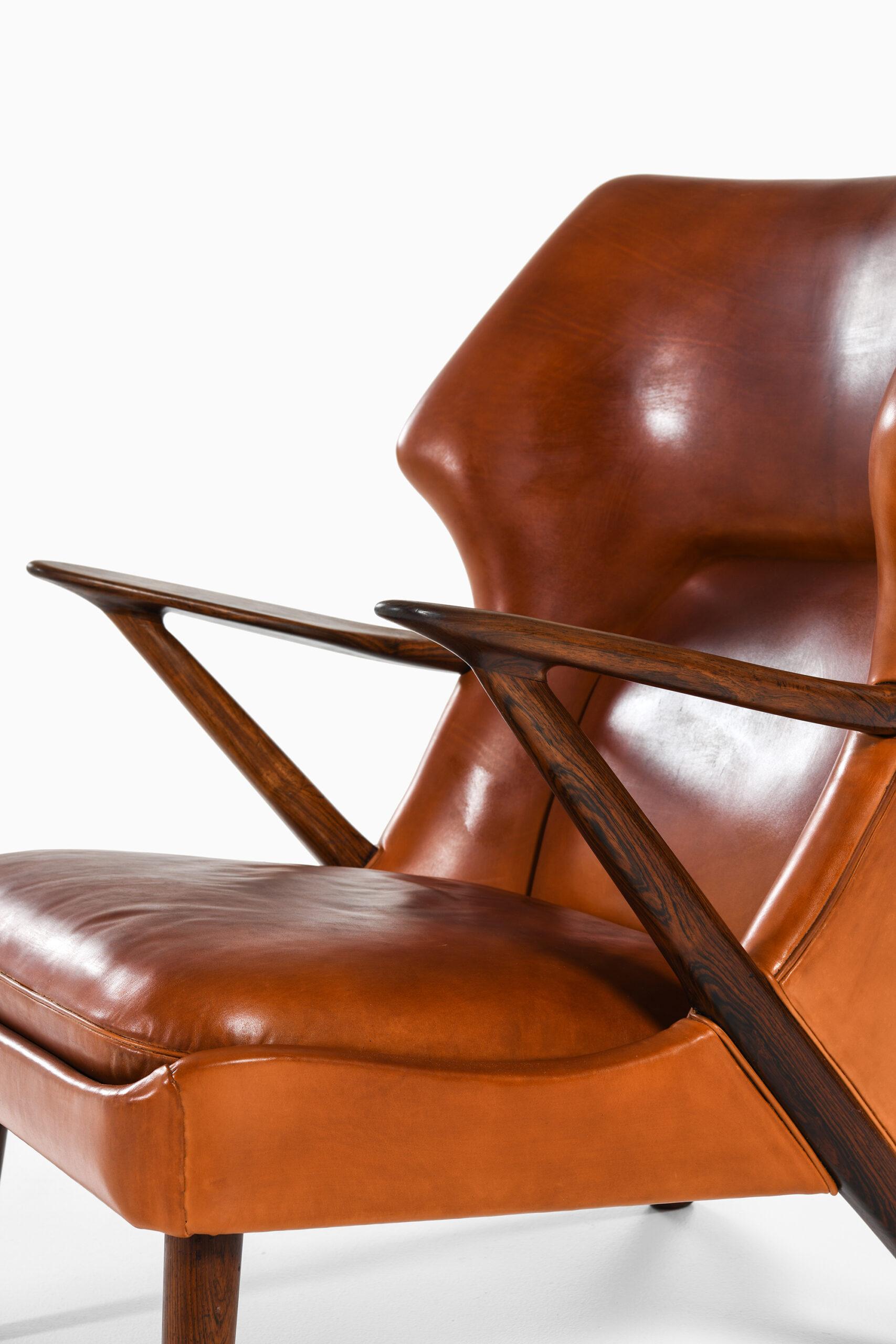 Danish Kurt Olsen Easy Chair Model 211 Produced by Slagelse Møbelfabrik For Sale