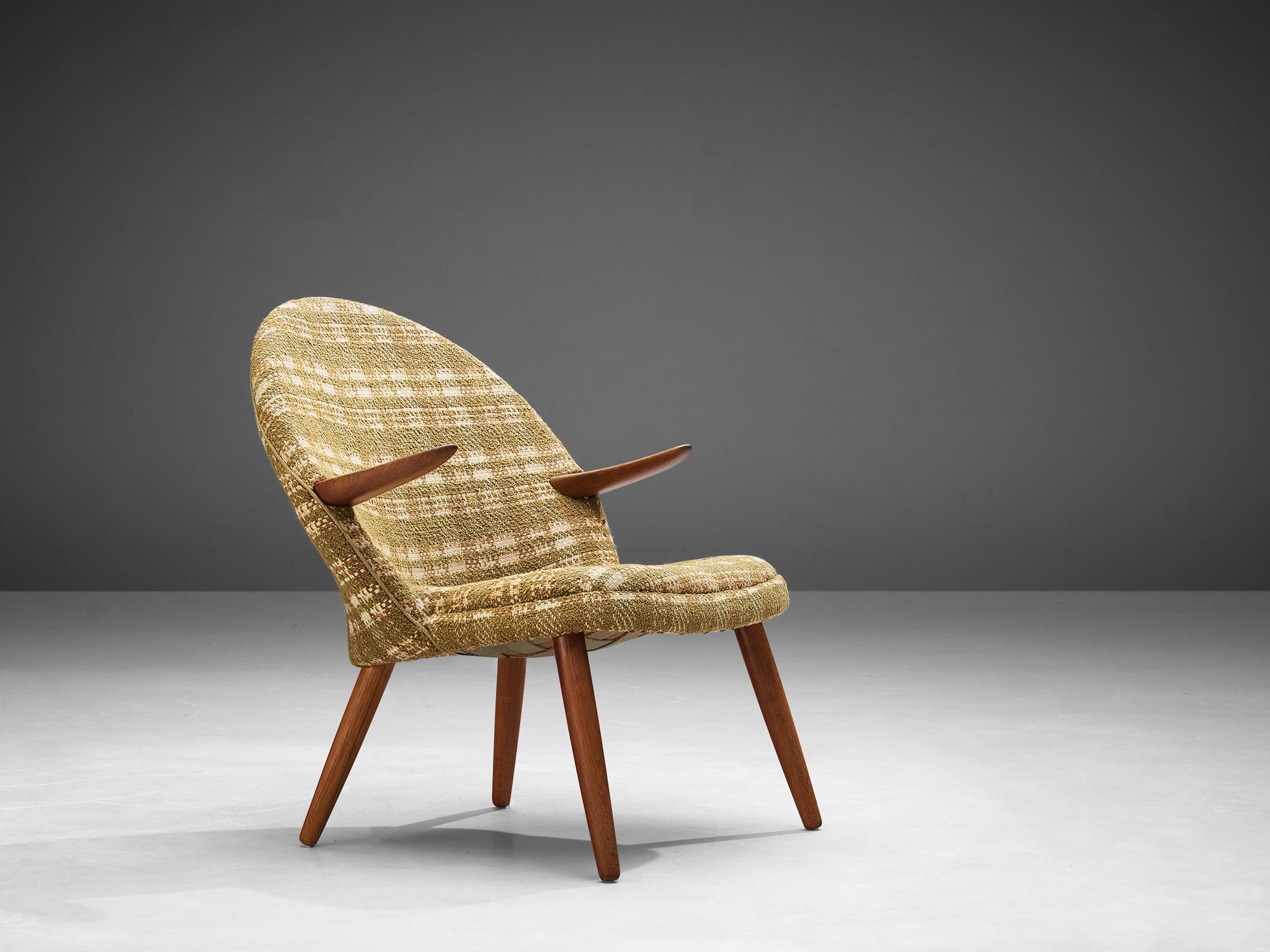 Kurt Olsen Glostrup Møbelfabrik, lounge chair, teak, fabric, Denmark, 1960s

Stunning Danish lounge chair designed by Kurt Olsen. The chair has a sculptural quality and light feeling. This is especially created by the floating teak armrests and