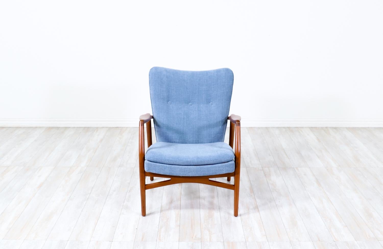 Danish Kurt Olsen Model-215 Wingback Lounge Chairs for Slagelse Møbelvaerk For Sale