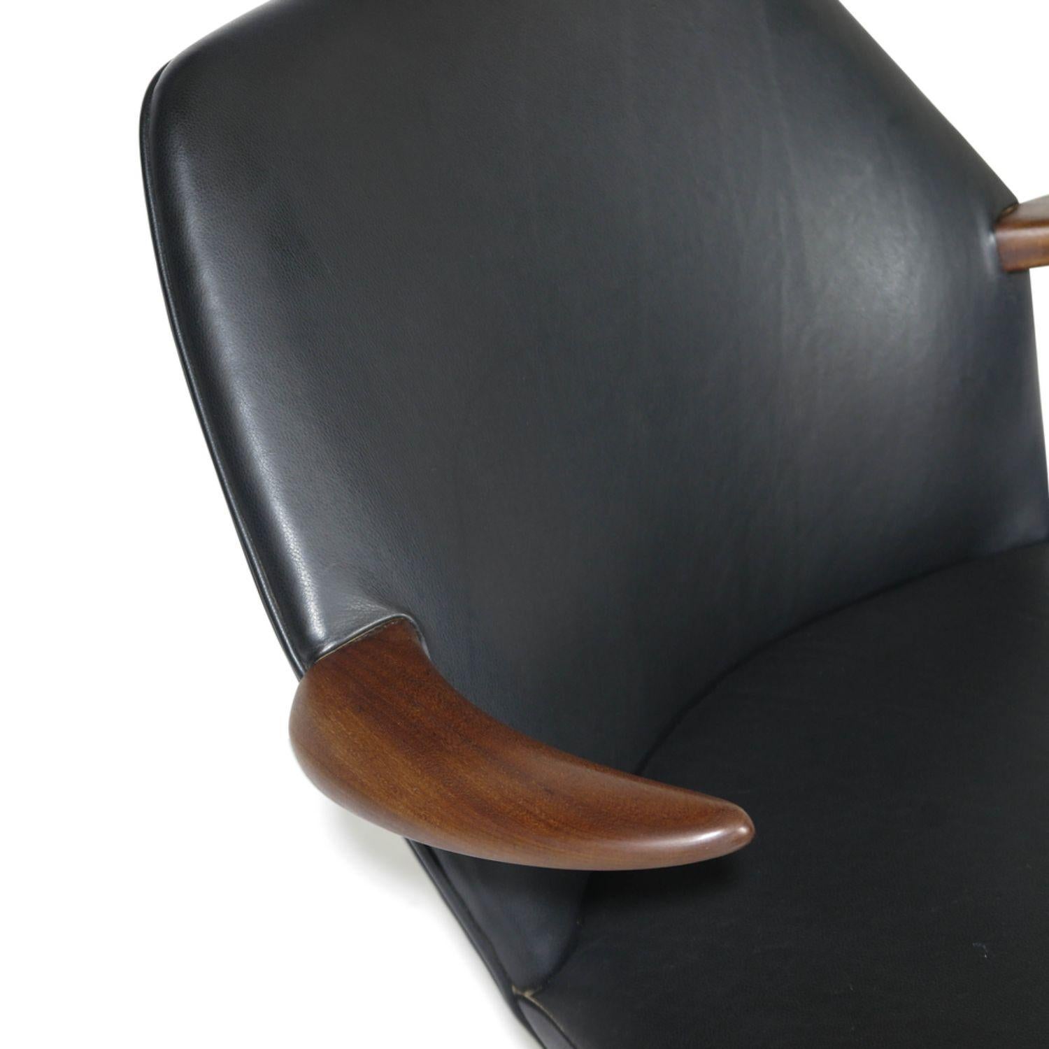 Kurt Ostervig Danish Lounge Chair in Black Leather For Sale 10