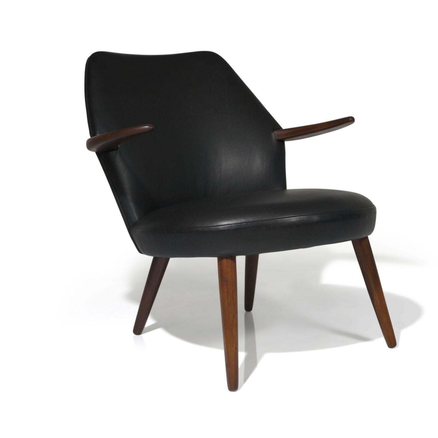 Kurt Ostervig Danish Lounge Chair in Black Leather In Excellent Condition For Sale In Oakland, CA
