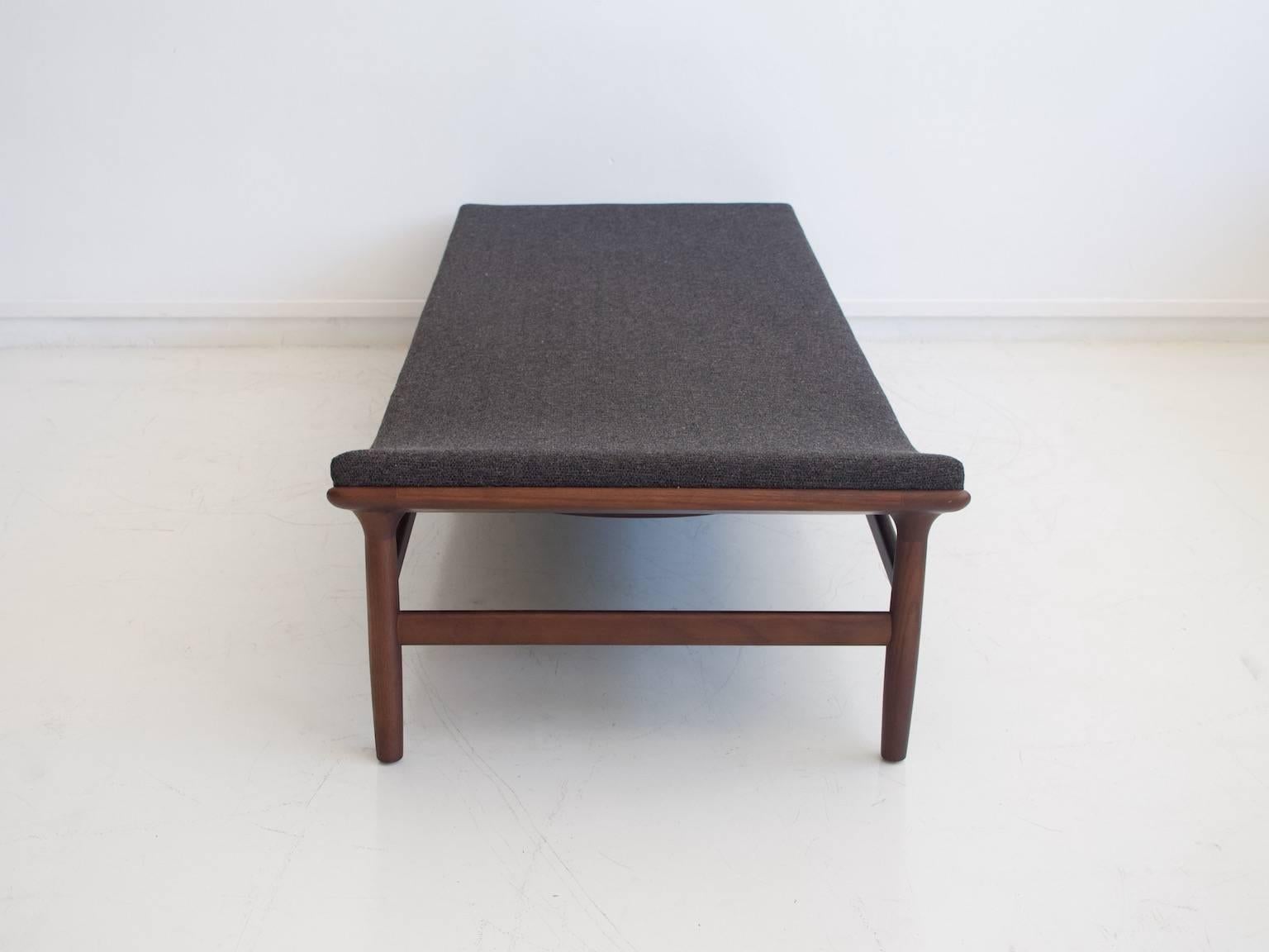 Scandinavian Modern 1950s Kurt Ostervig Daybed with Stained Oak Frame and Kvadrat Wool Cushion