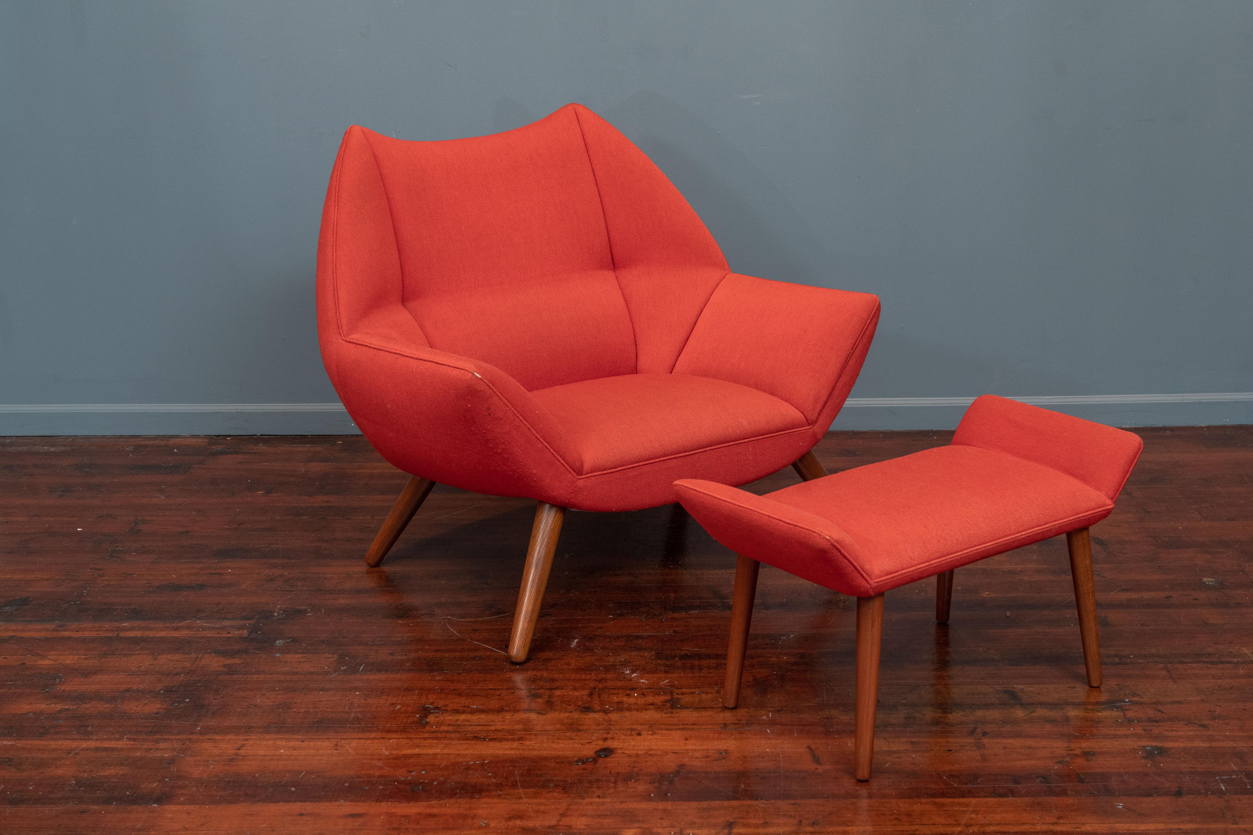 Kurt Ostervig lounge chair and ottoman for Schiller Polstermobelfabrik, Denmark. Large and impresive lounge chair and matching ottoman in the original wool fabric that shows signs of wear but is still in good usable condition. In a wonderful origami