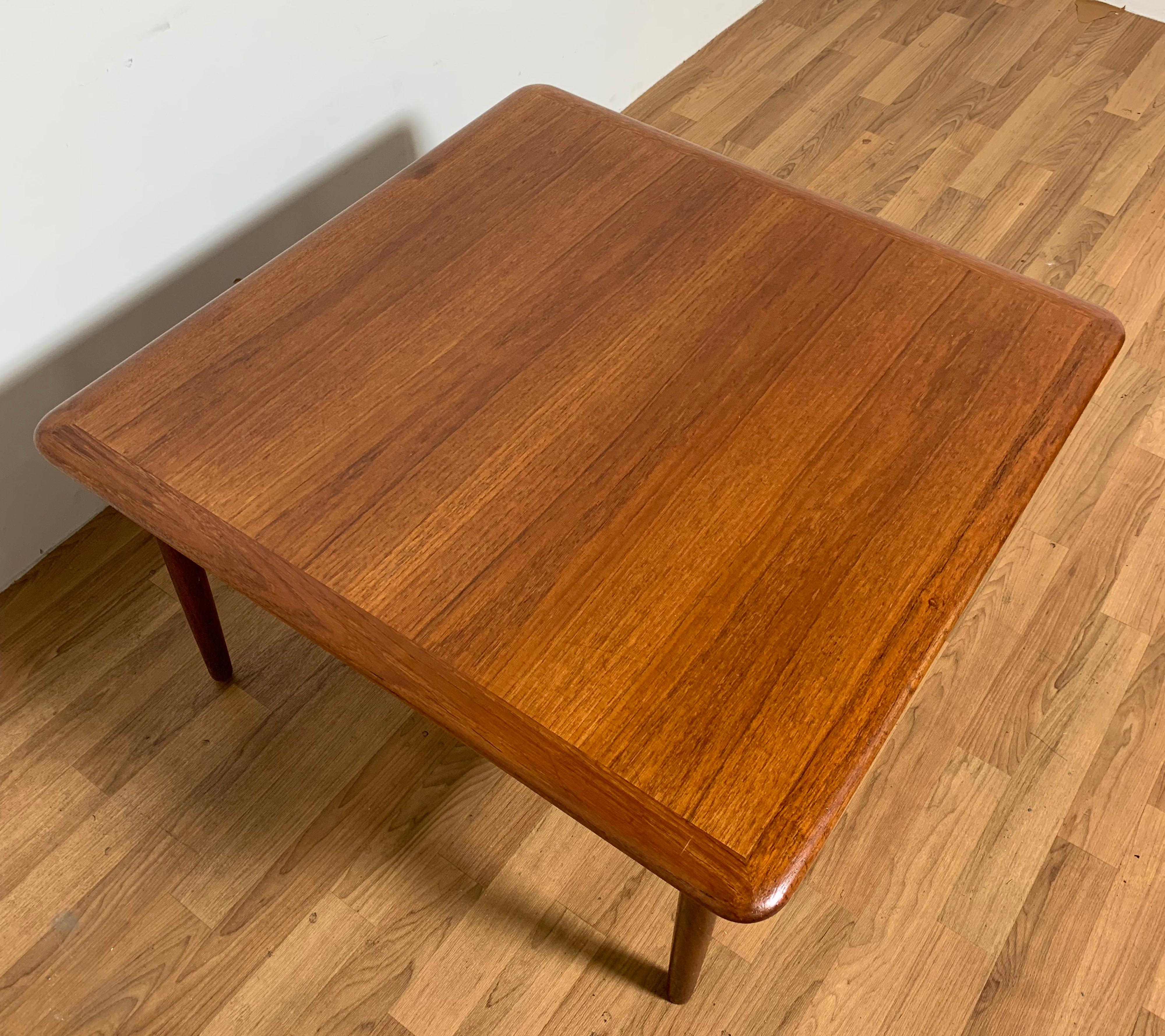 Kurt Ostervig for Jason Mobler Danish Teak Coffee Table Circa 1960s In Good Condition In Peabody, MA