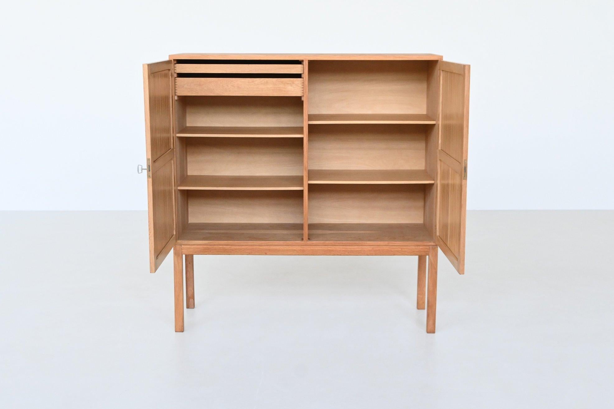 Armario alto Kurt Ostervig de roble A/S Randers Dinamarca 1960 en venta 4