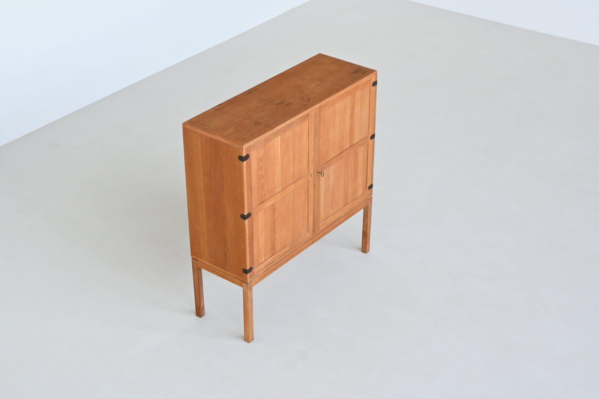 Armario alto Kurt Ostervig de roble A/S Randers Dinamarca 1960 en venta 14