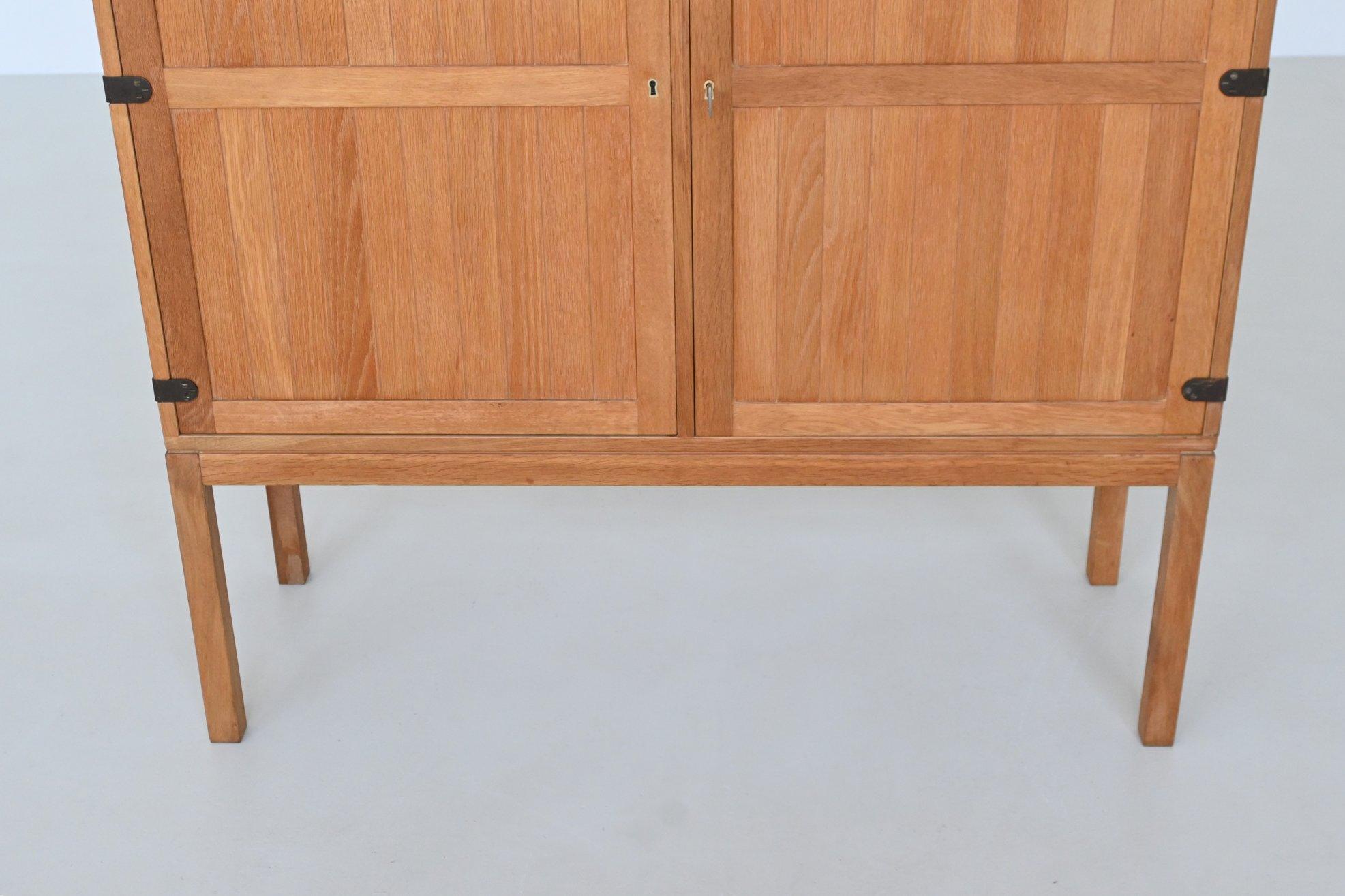 Armario alto Kurt Ostervig de roble A/S Randers Dinamarca 1960 Roble en venta