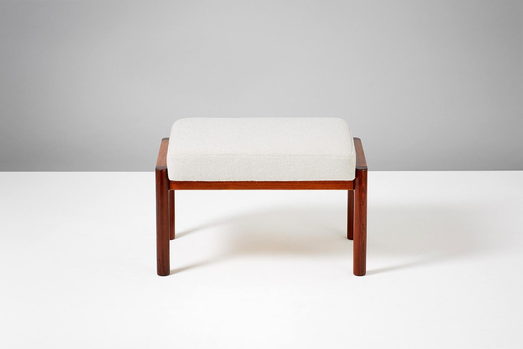 Kurt Ostervig

Rosewood Ottoman, 1950s

Produced by Slagelse Møbelfabrik, Denmark. Seat reupholstered in Kvadrat wool fabric. 

H: 39cm / W: 63cm / D: 47cm

 

