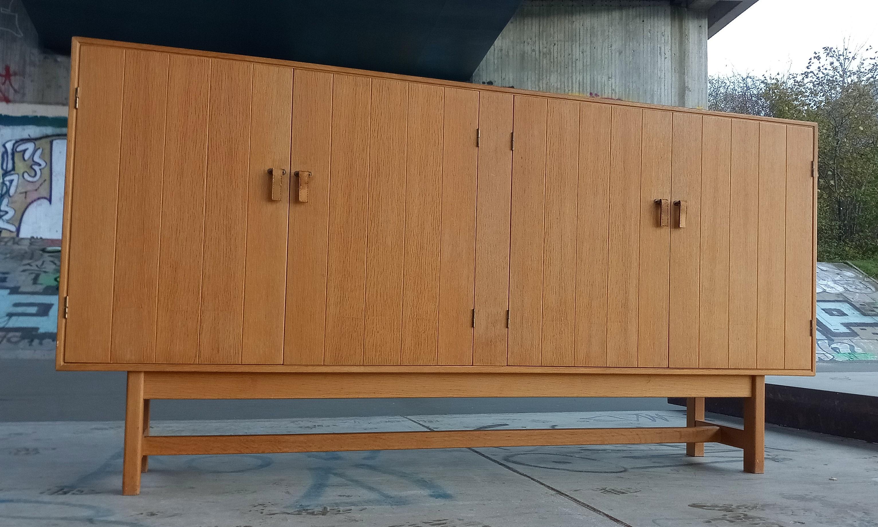 Kurt Ostervig Sideboard for KP Mobler oak In Good Condition For Sale In Kiel, SH