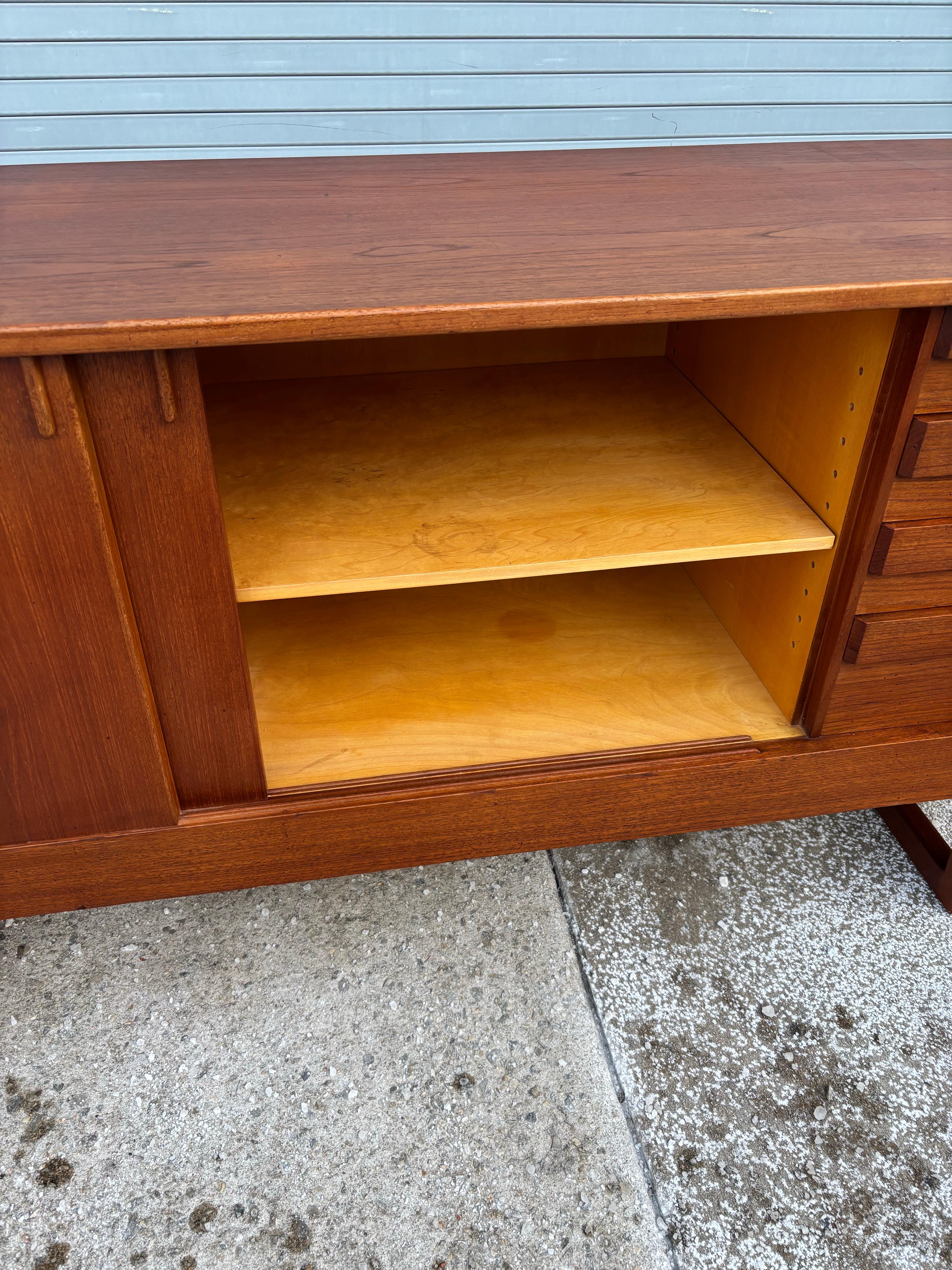 Scandinave moderne Crédence/ Hutch danoise en teck Kurt Ostervig en vente
