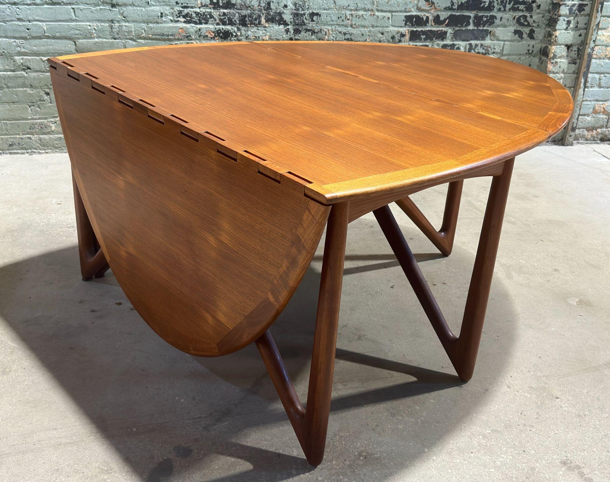 Table de salle à manger en teck de Kurt Ostervig, Danemark 1960 Excellent état - En vente à Chicago, IL