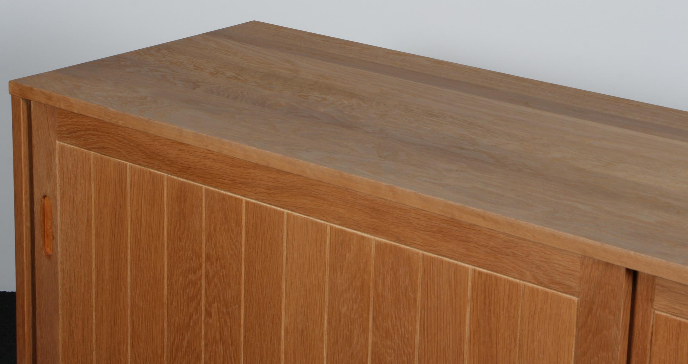 Kurt Østervig Cabinet in Partly Solid Oak Escandinavo moderno en venta
