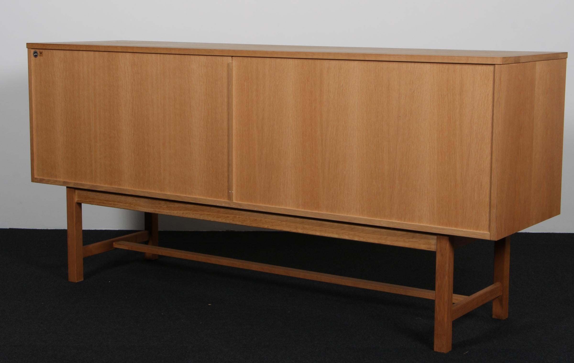 Kurt Østervig Cabinet in Partly Solid Oak en venta 2
