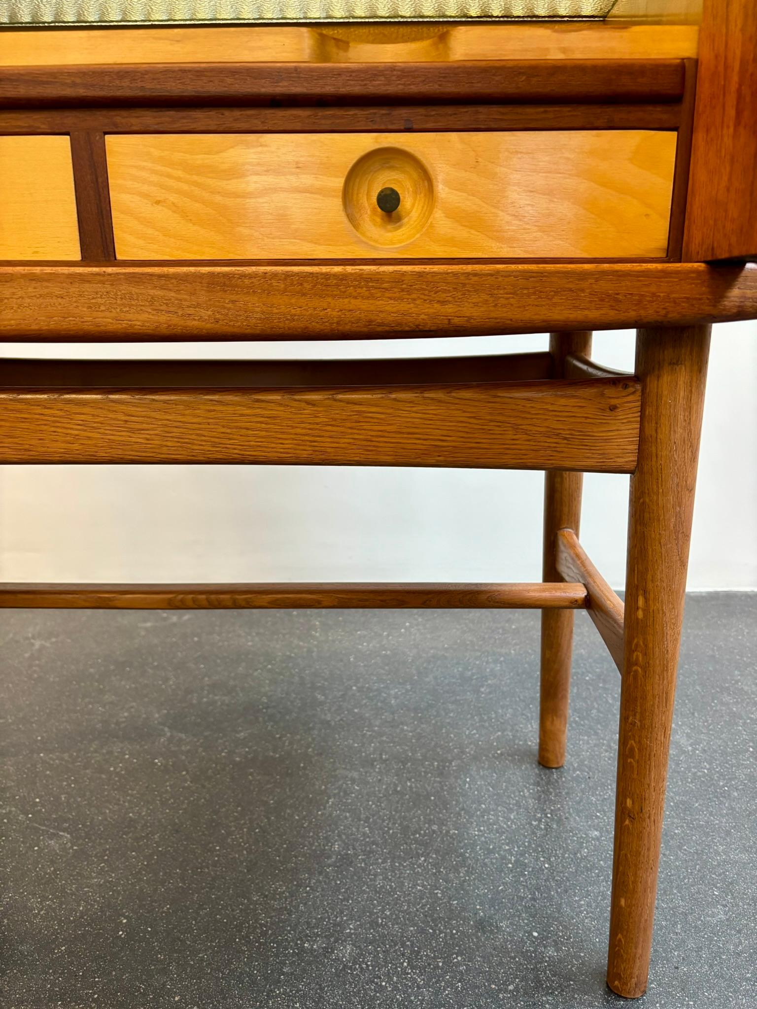 Cabinet di Kurt Østervig in teak e quercia con intarsi rotondi, anni '60 in vendita 4